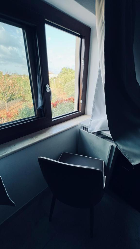 Deluxe Double Room with Sea View photo 2