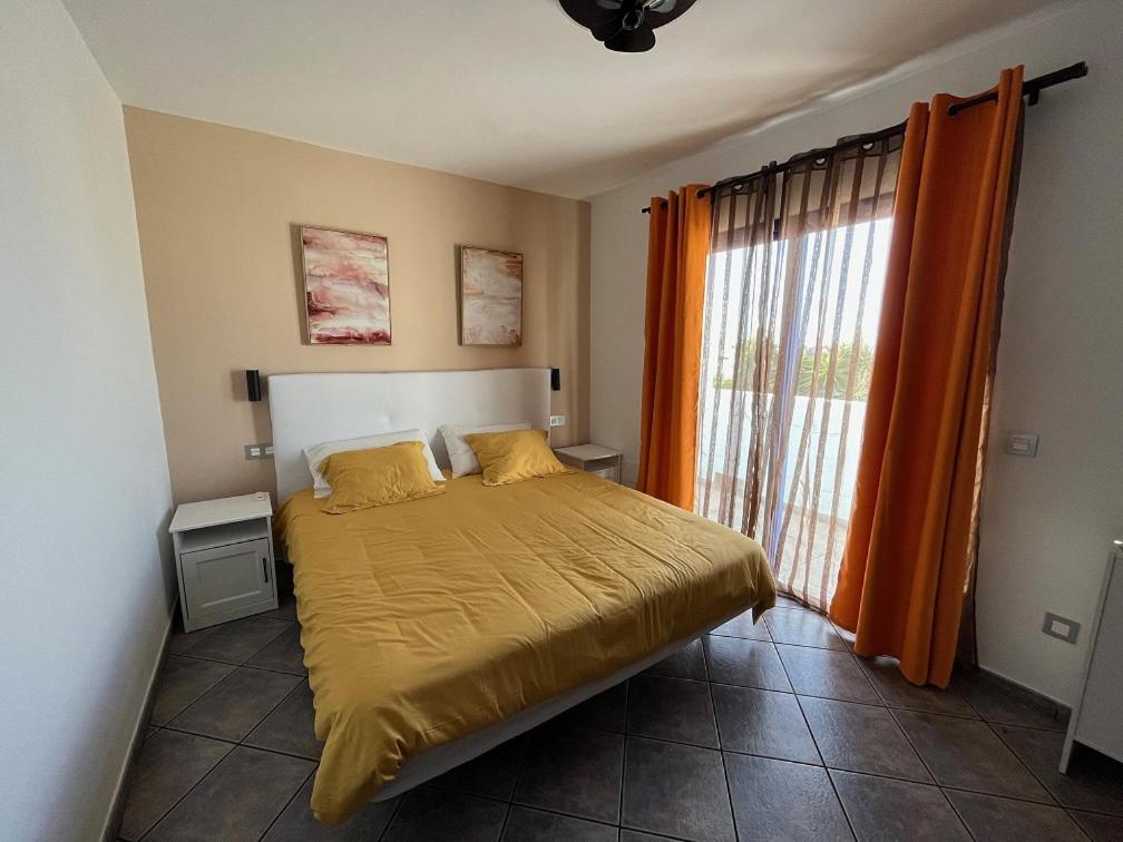 Two-Bedroom House photo 3
