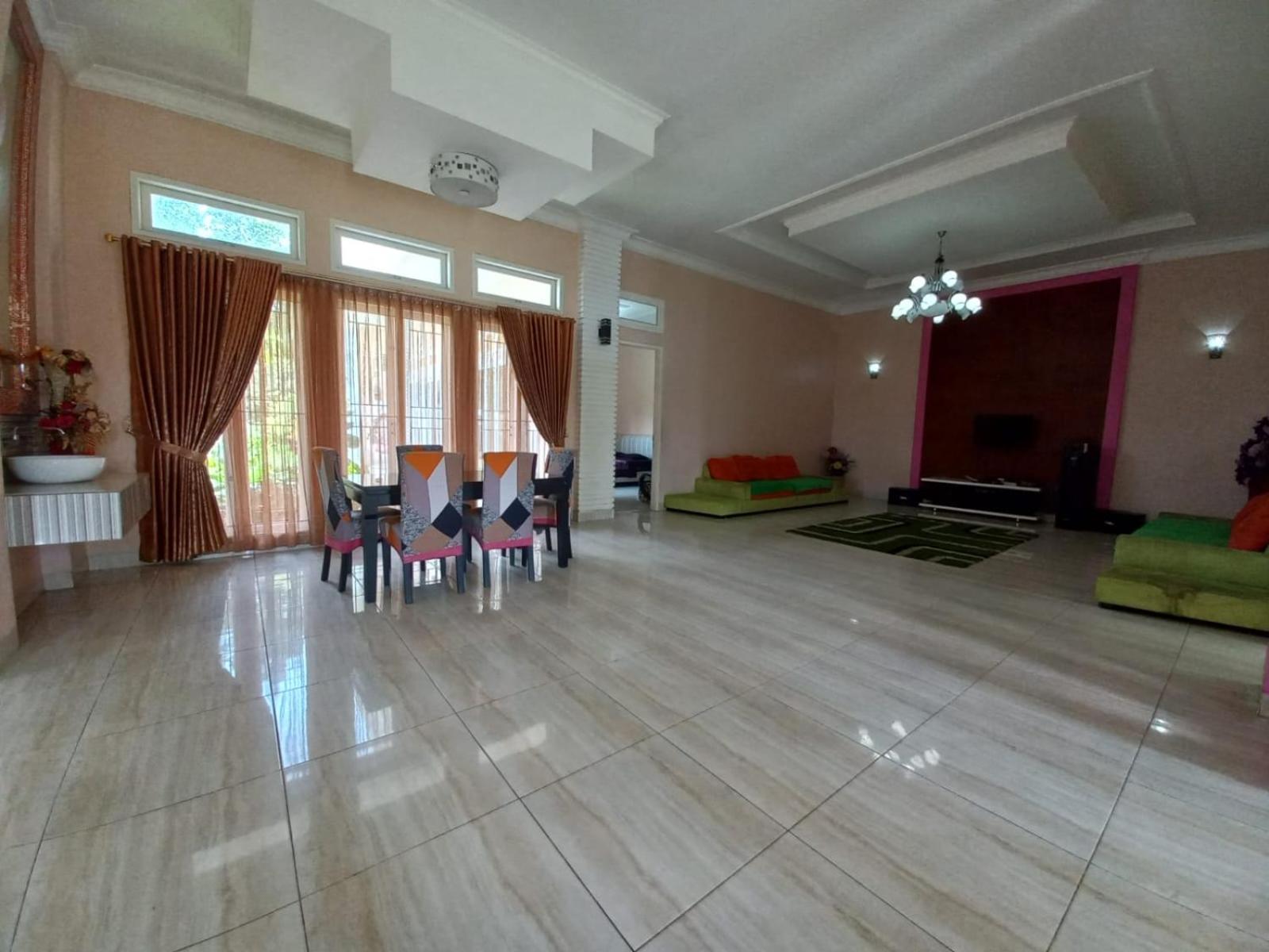 Villa photo 1