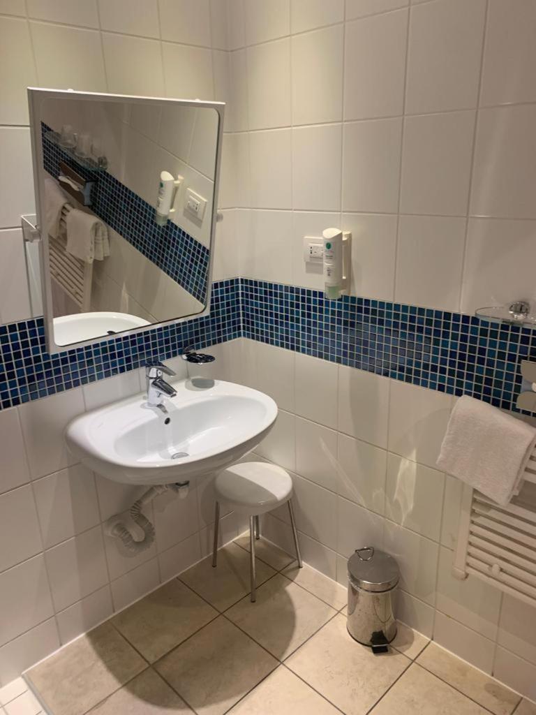 Double Room - Disability Access photo 2
