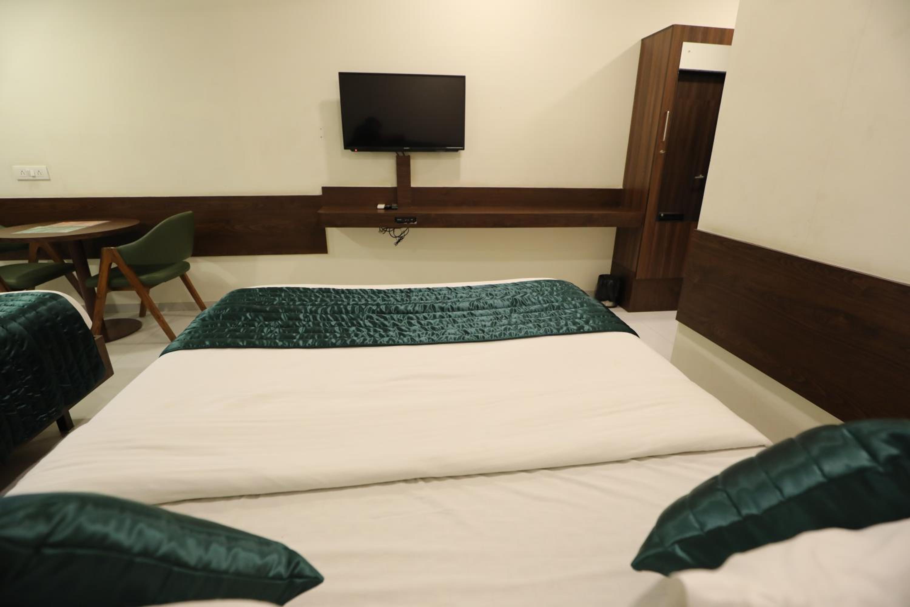 Deluxe Triple Room - Photo 15