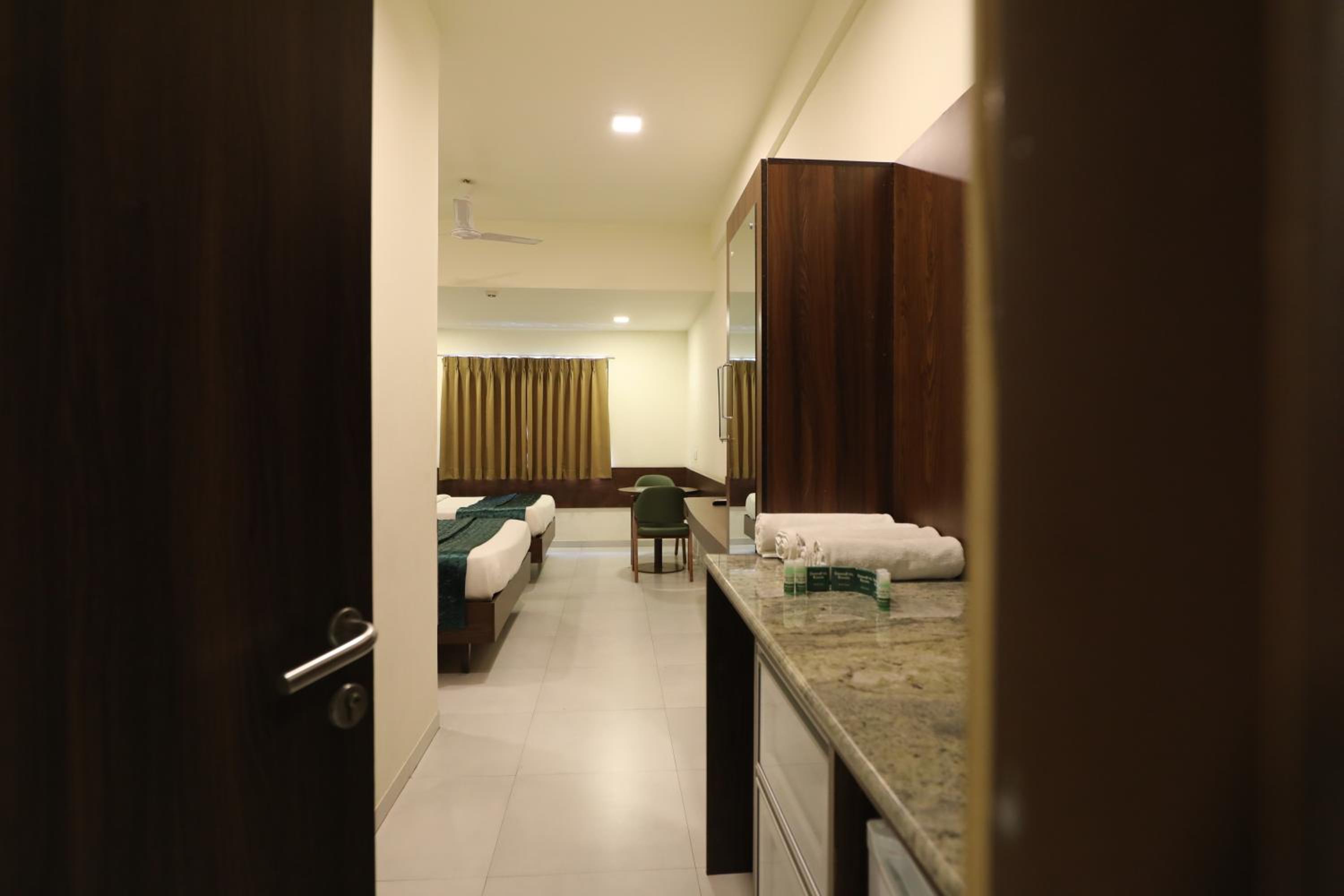 Deluxe Triple Room - Photo 2