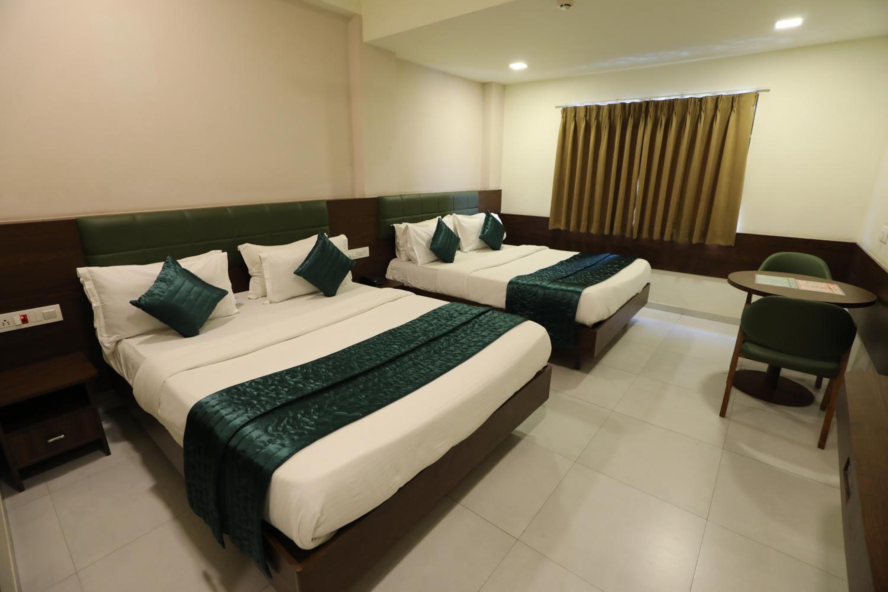 Deluxe Triple Room - Photo 1