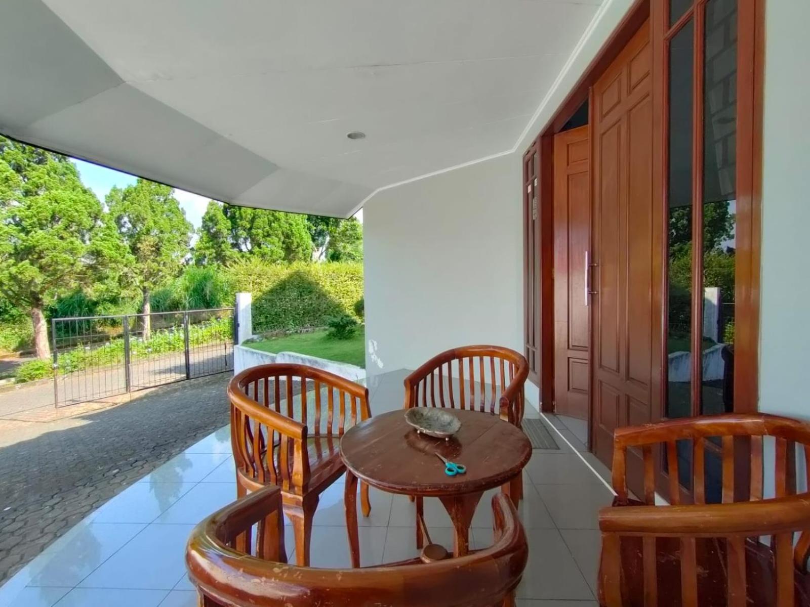Three-Bedroom Villa photo 2