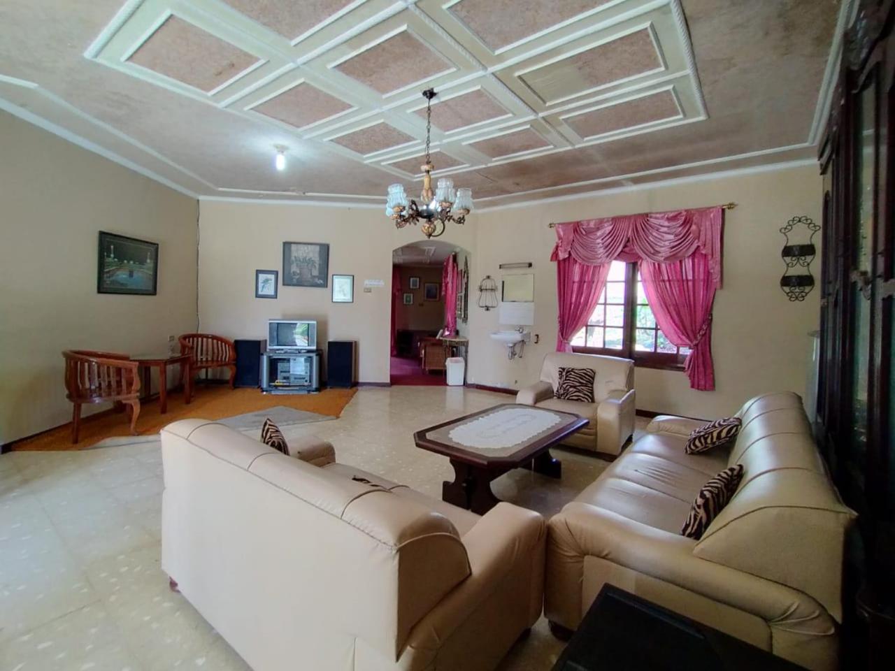Villa photo 2