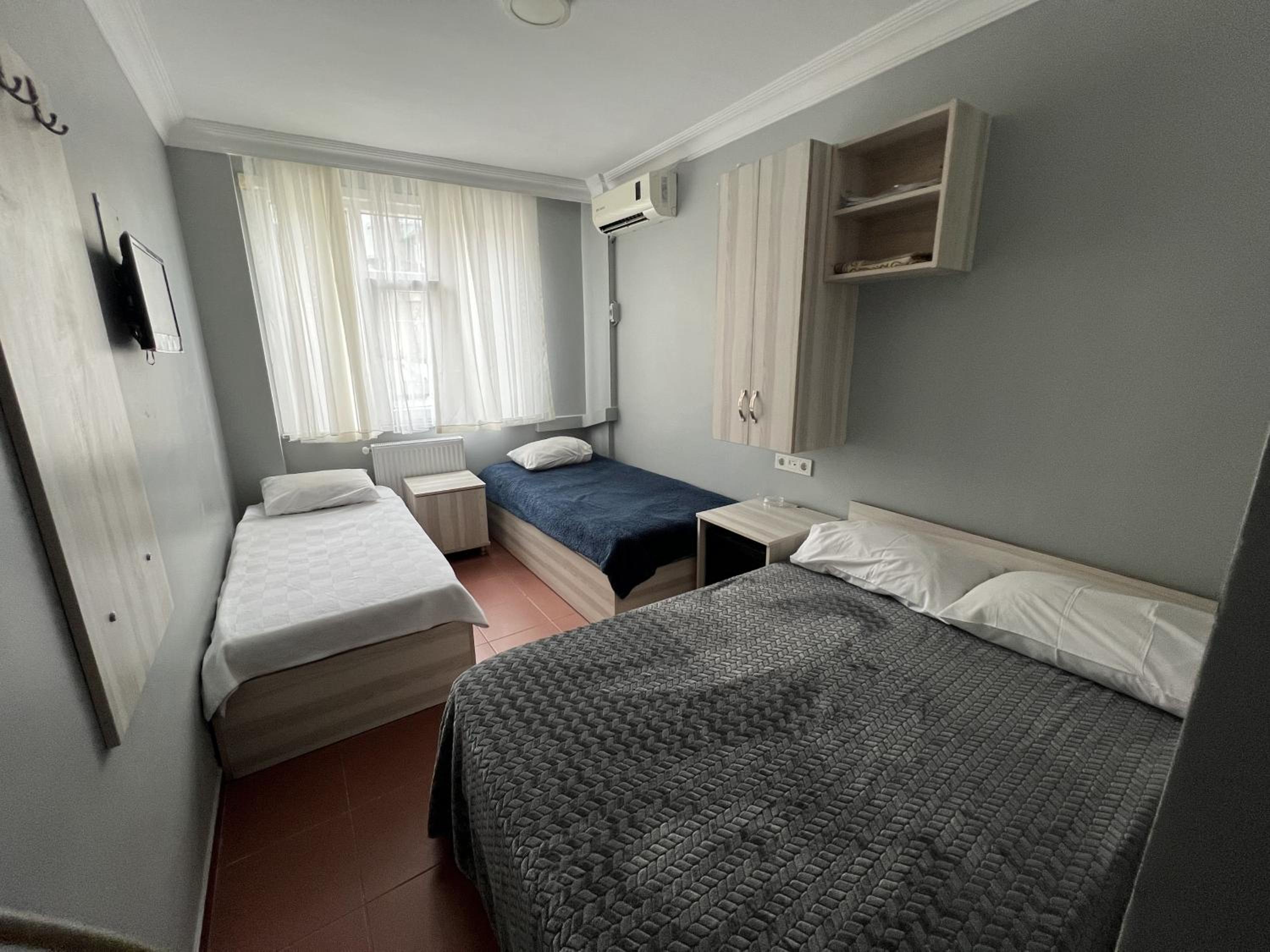Standard Triple Room photo 2