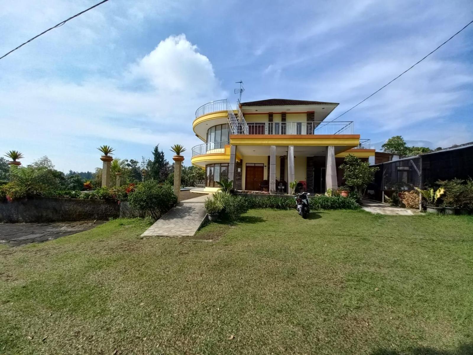 Villa photo 2