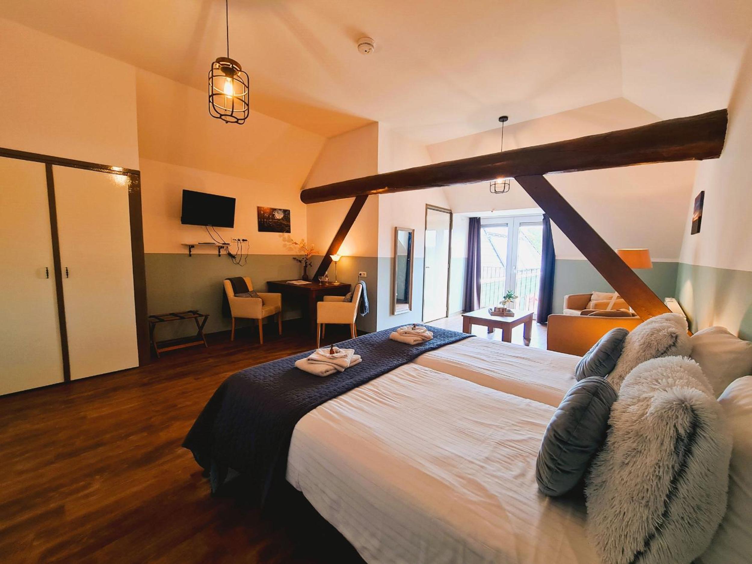 Twin Room with French Balcony photo 1