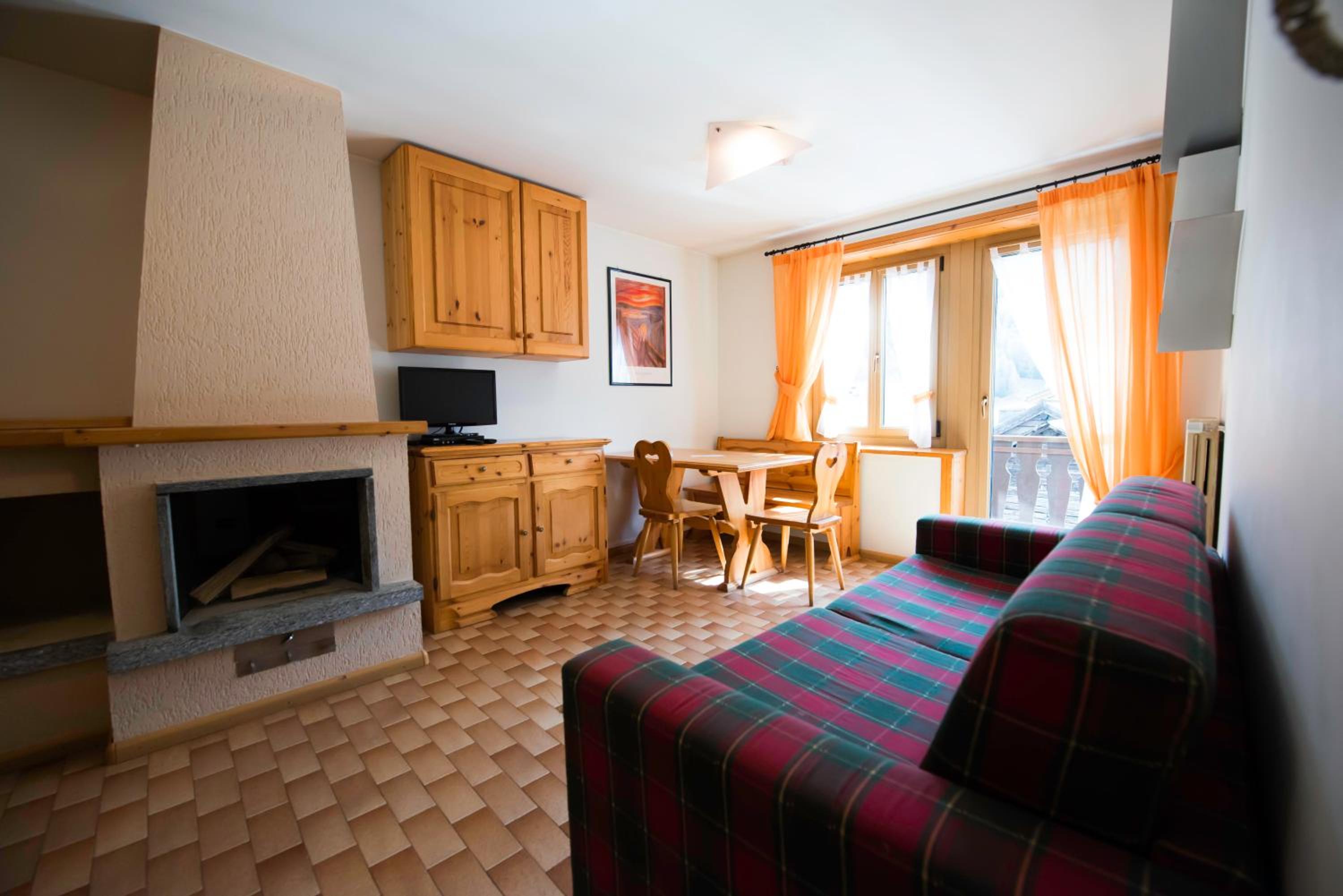 One-Bedroom Apartment