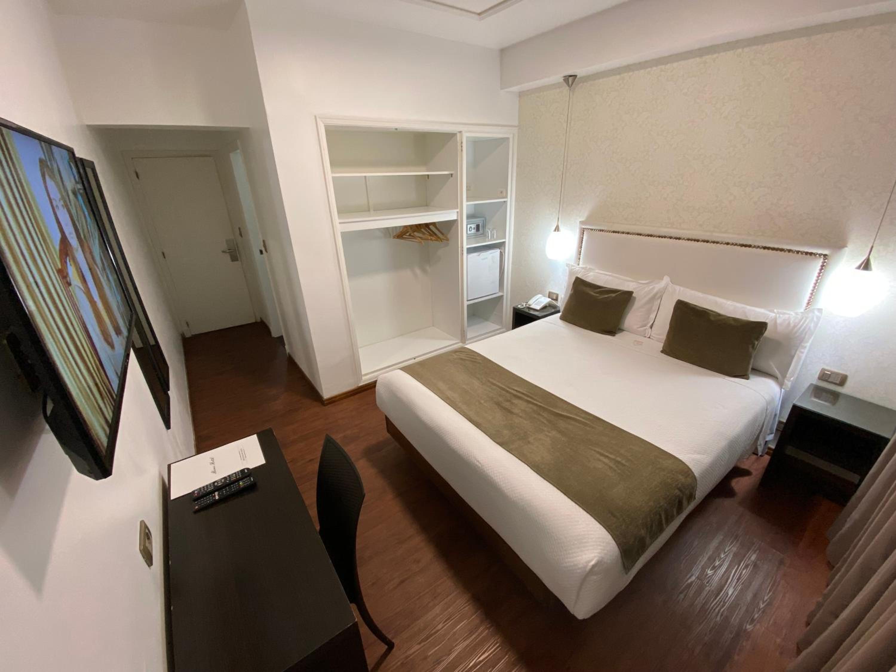 Standard Double Room - Photo 4