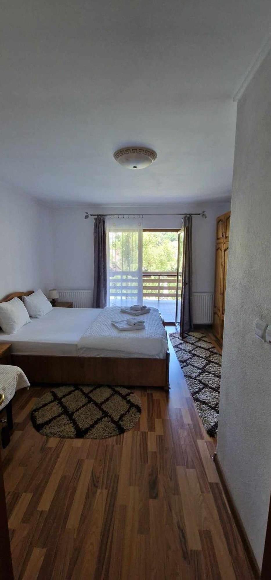 King Room with Balcony photo 2