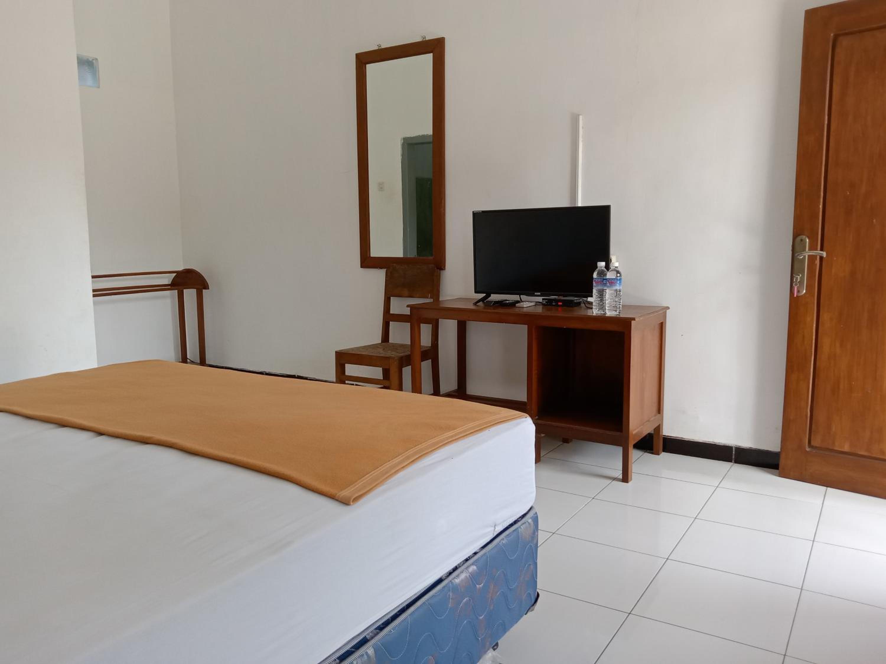 Standard Double or Twin Room - Photo 5