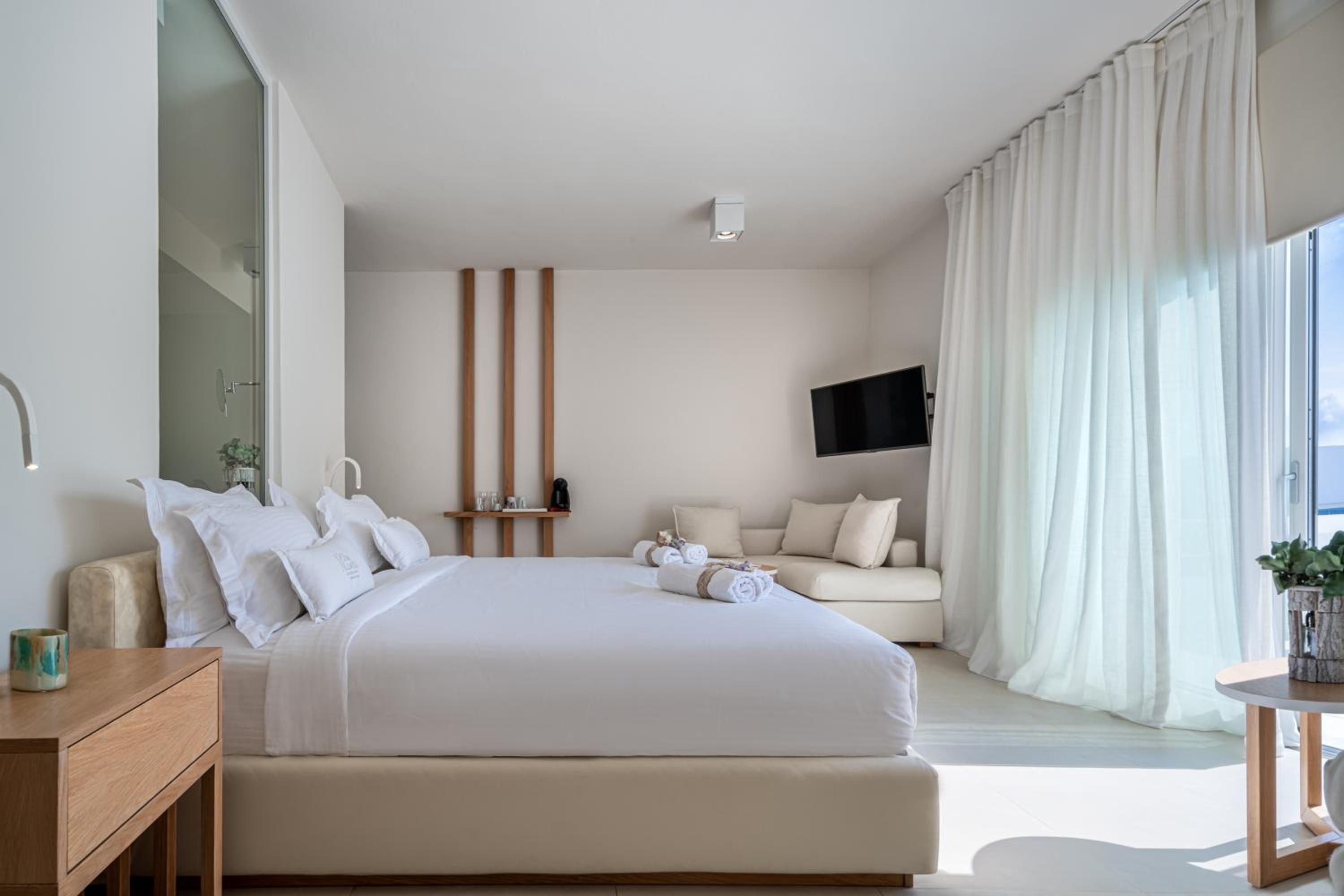 Nissaki VIP Suite with Sea View Indoor & Outdoor Jacuzzi
