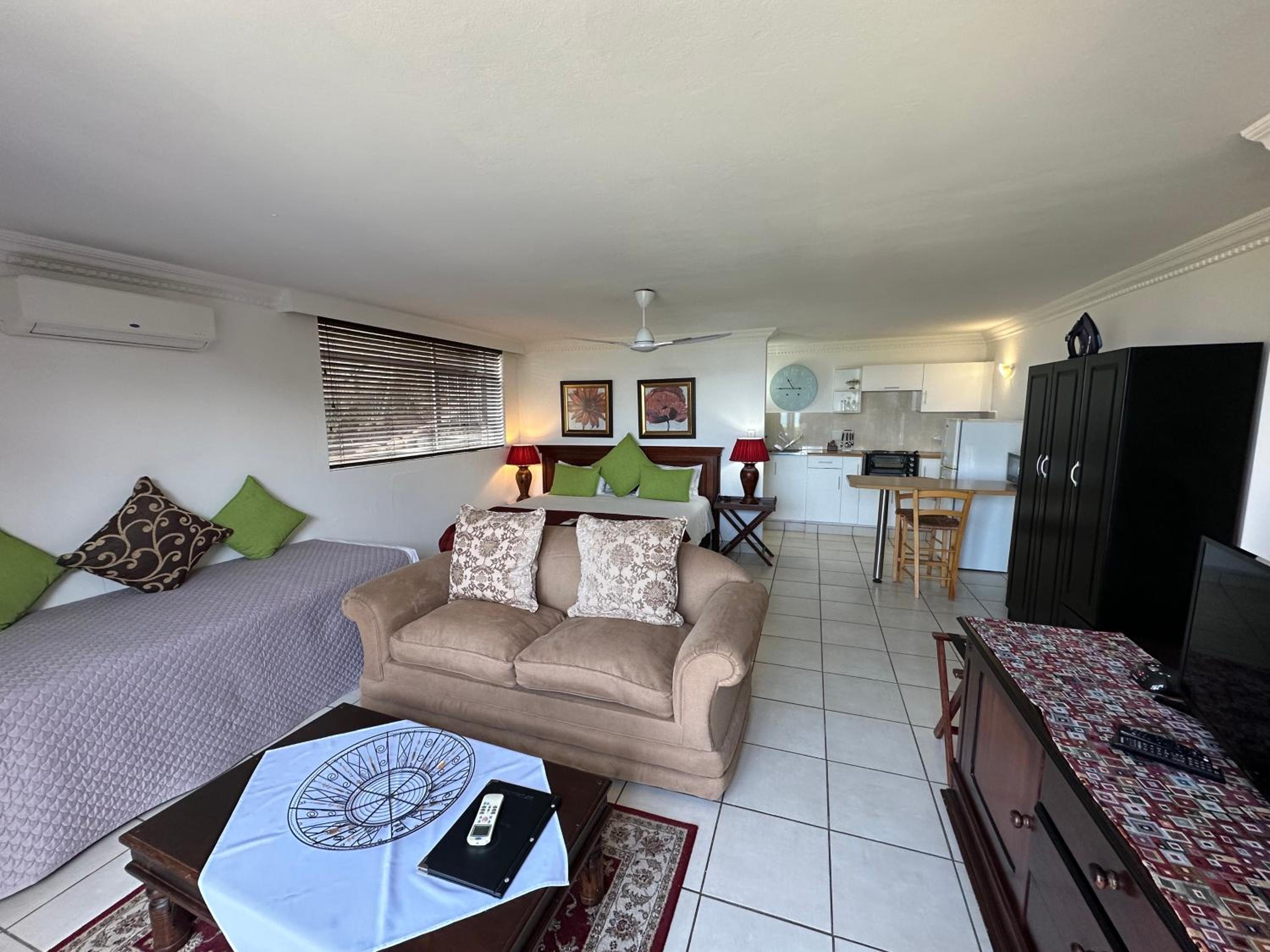 Apartment photo 2