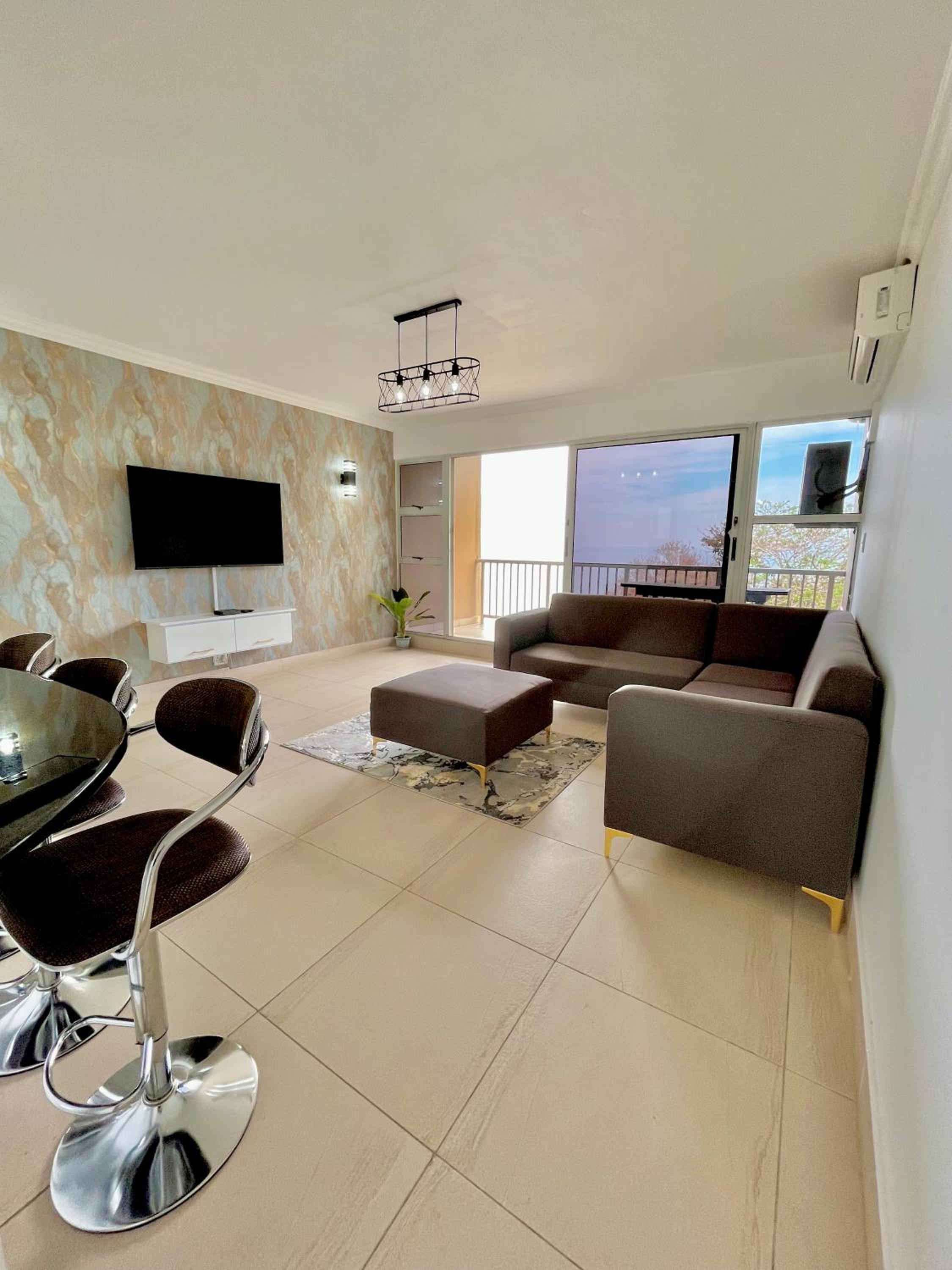 Three-Bedroom Apartment photo 1