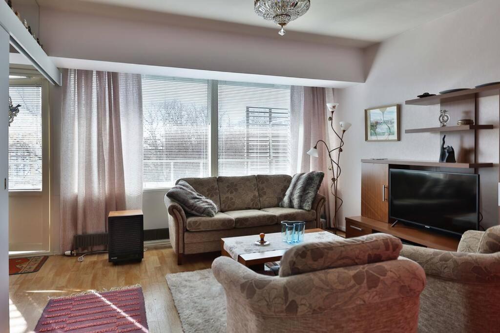 One-Bedroom Apartment photo 1
