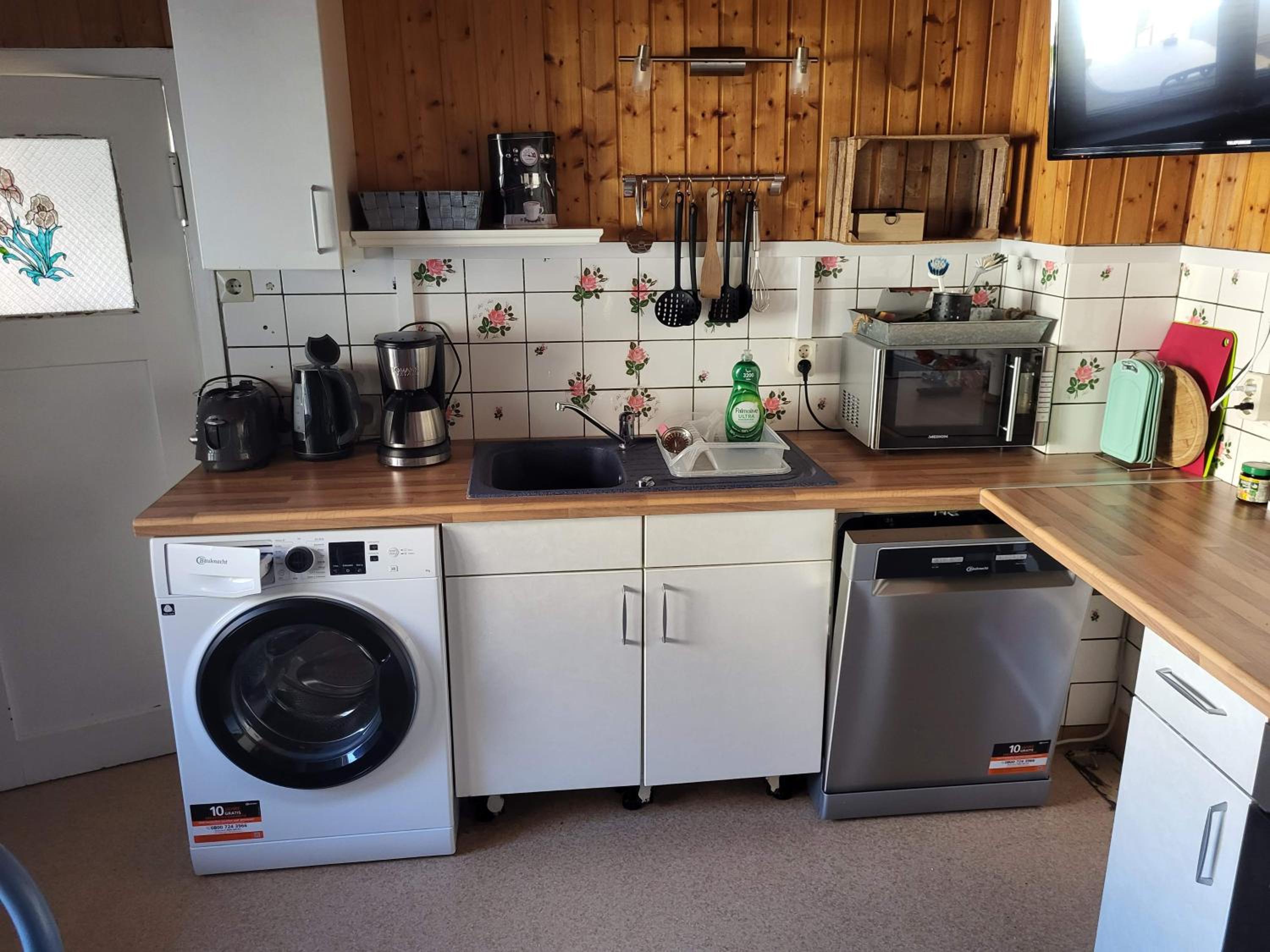 Three-Bedroom House photo 2