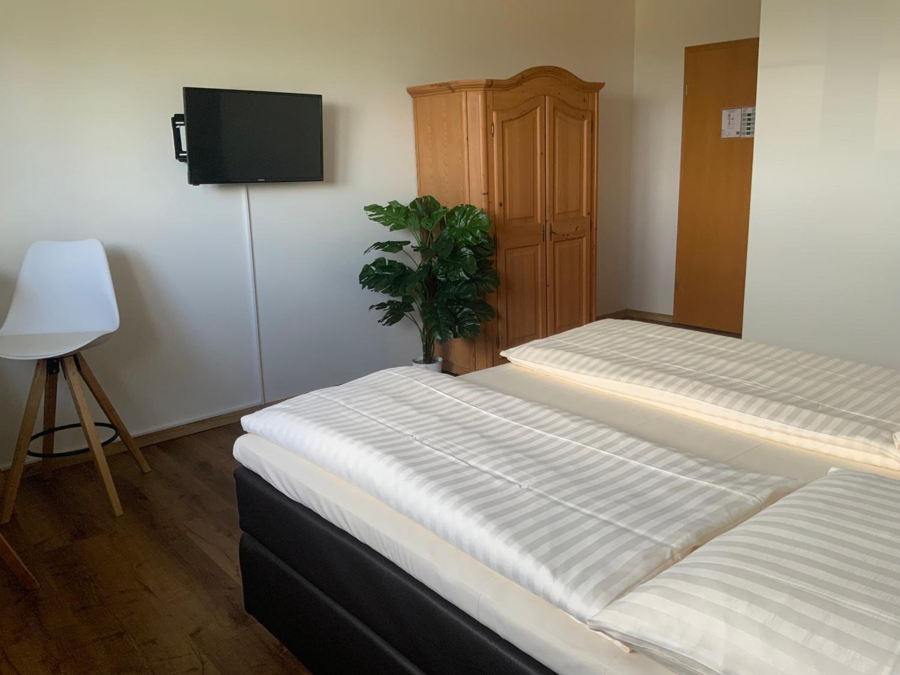 Standard Double Room - Photo 2