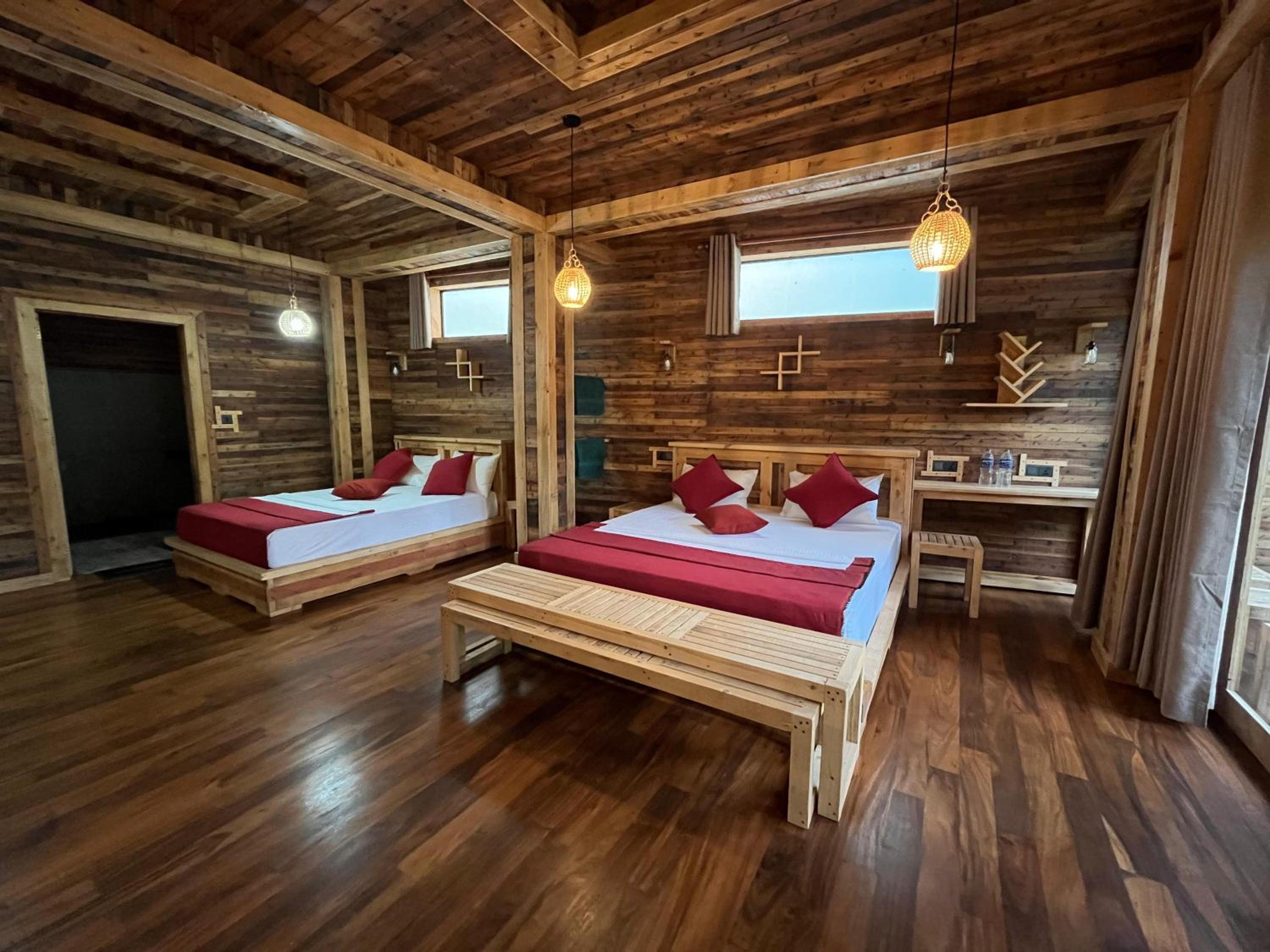Deluxe Family Room photo 1