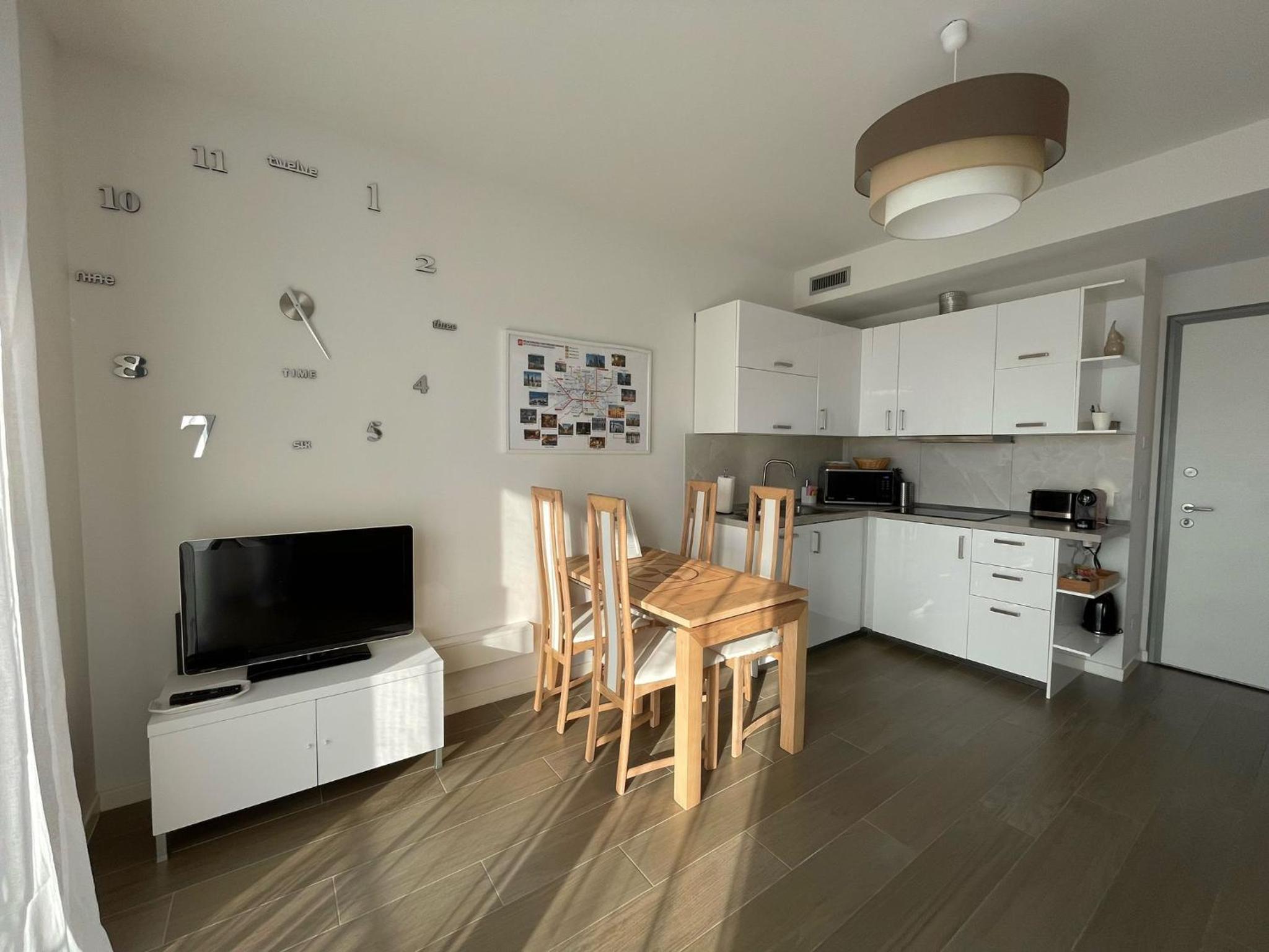 One-Bedroom Apartment photo 3
