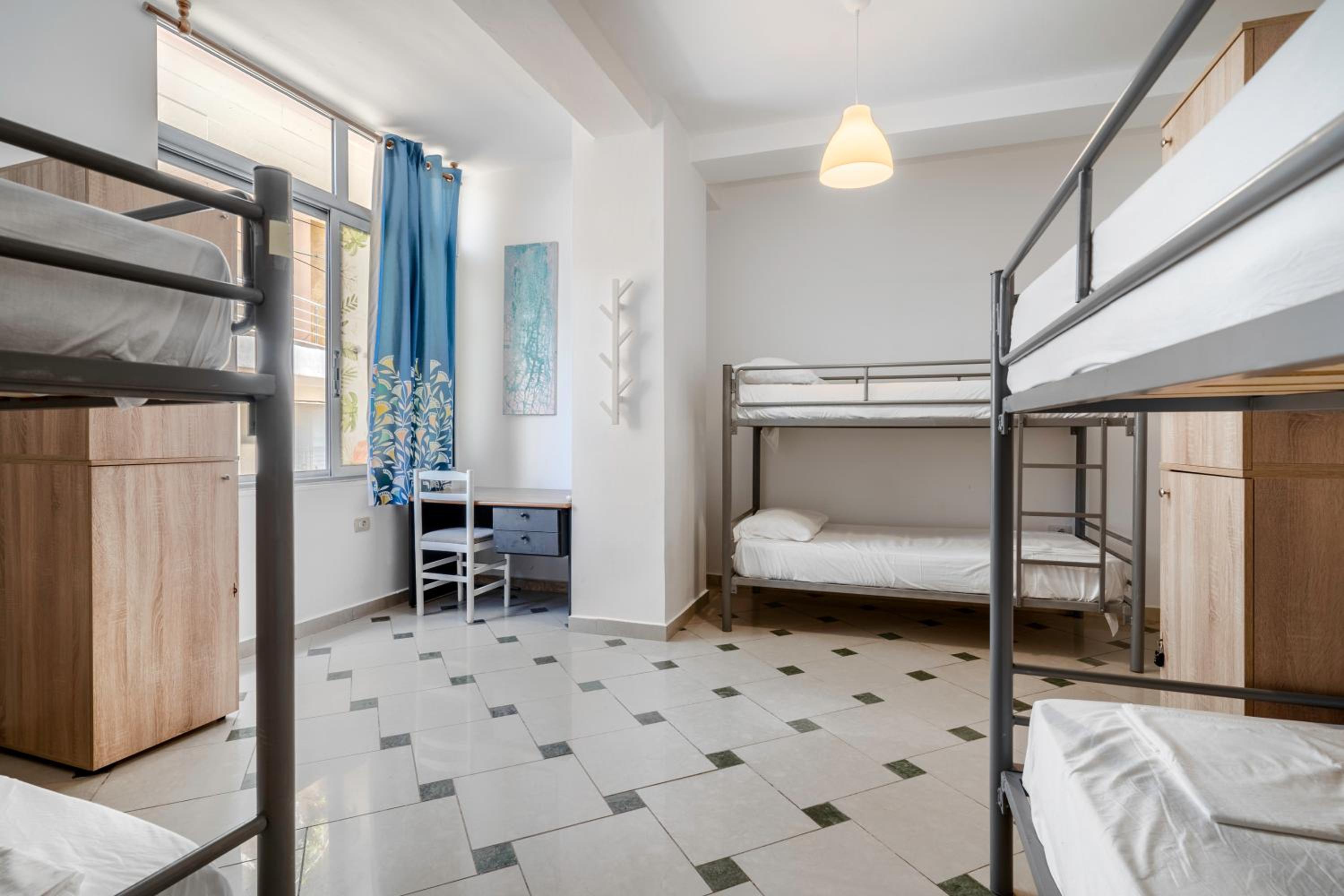 Bed in 6-Bed Mixed Dormitory Room photo 1