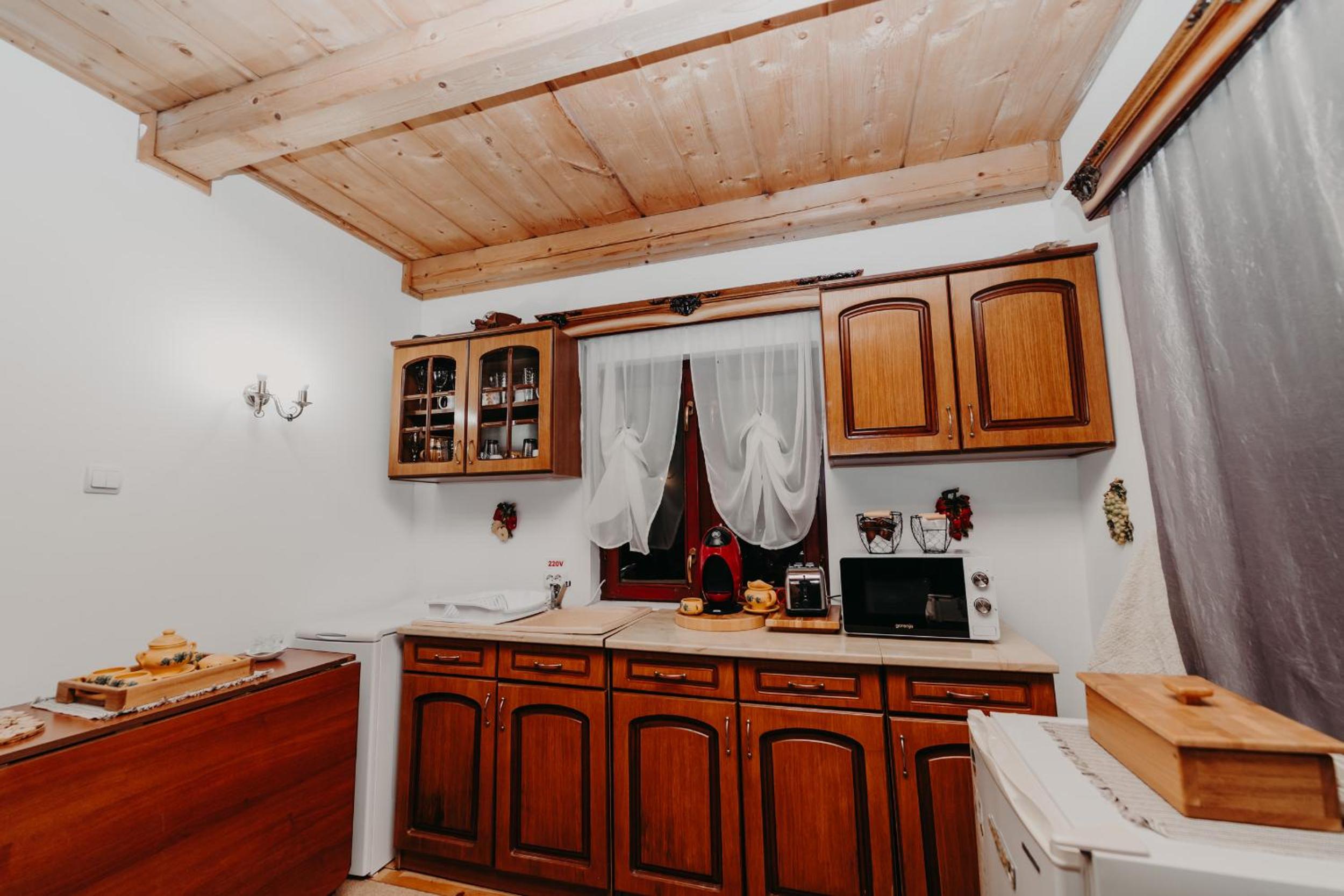 Two-Bedroom House - Photo 4