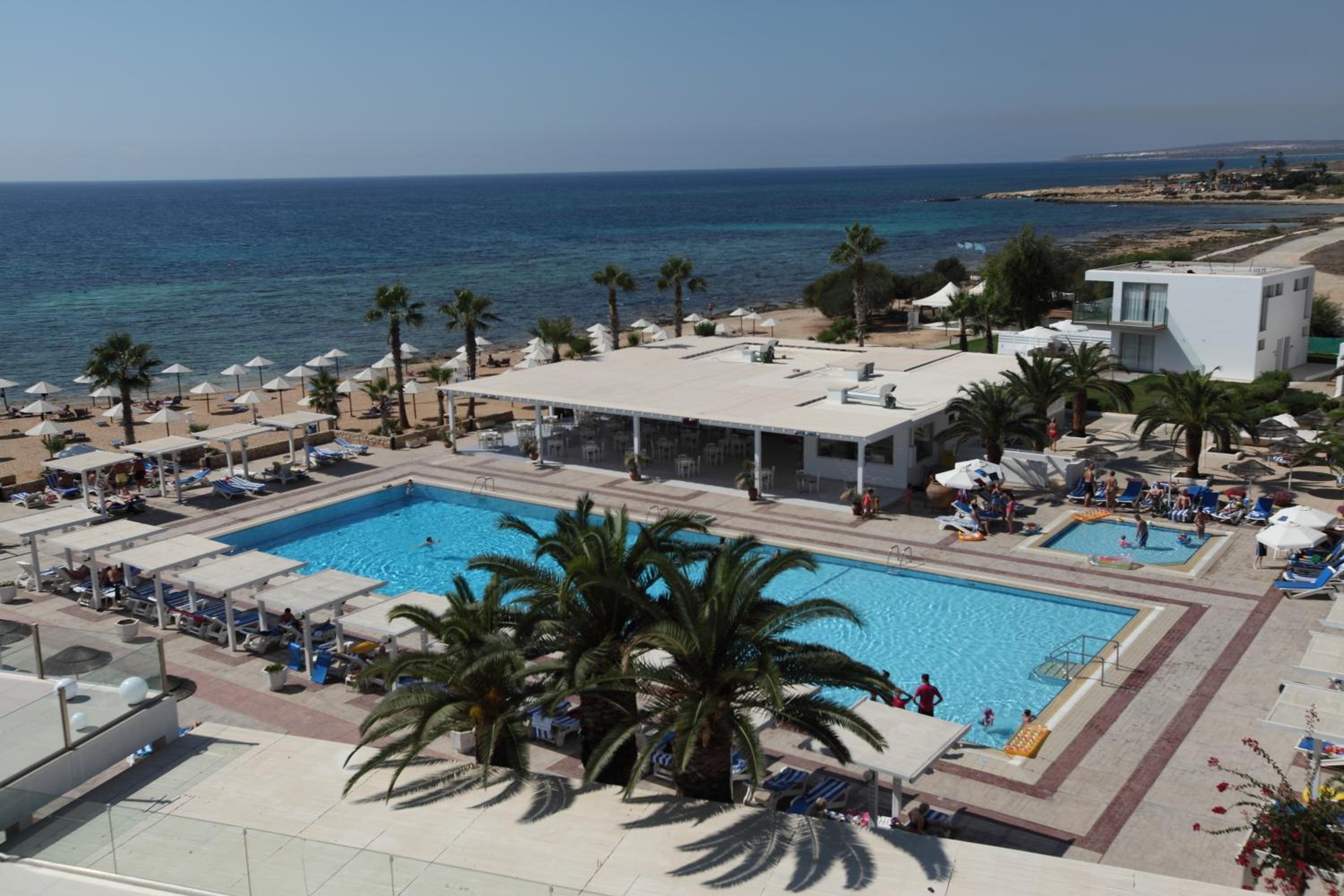 Double or Twin Room with Front Sea View - Photo 1