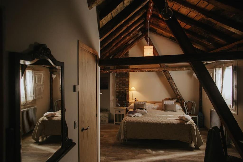 Deluxe Room (2 Adults + 1 Child) photo 2