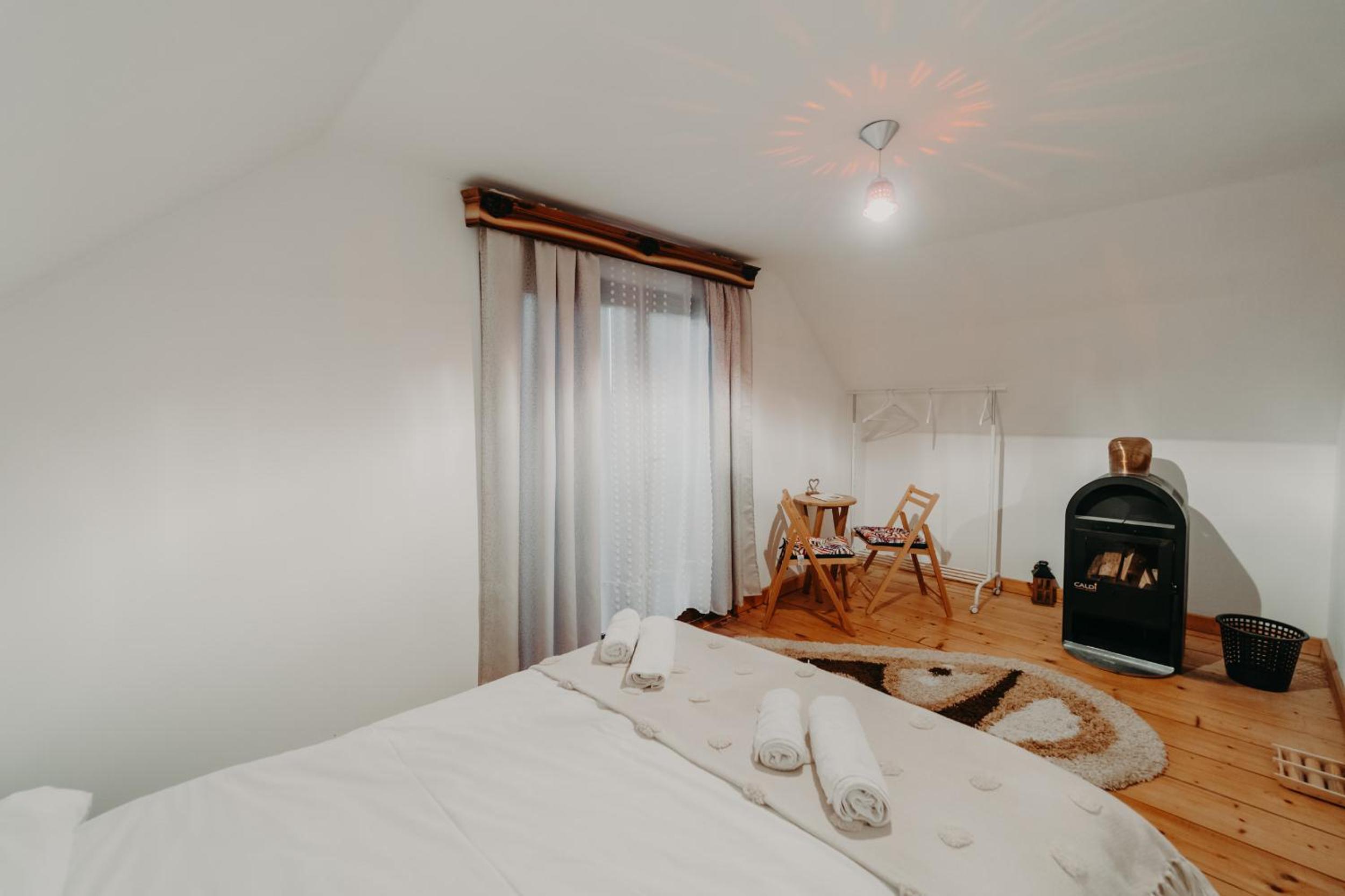Two-Bedroom House - Photo 27