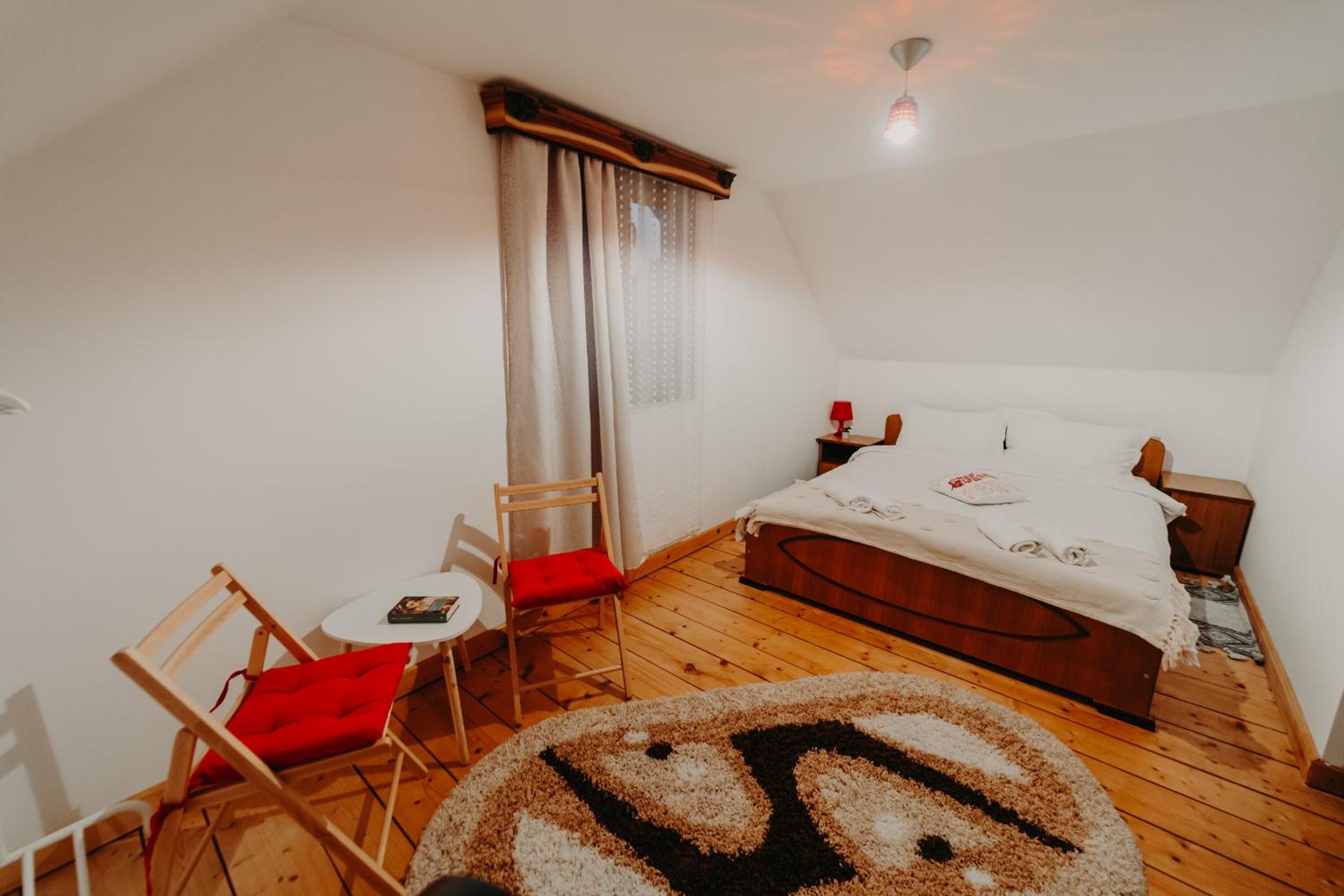 Two-Bedroom House - Photo 13