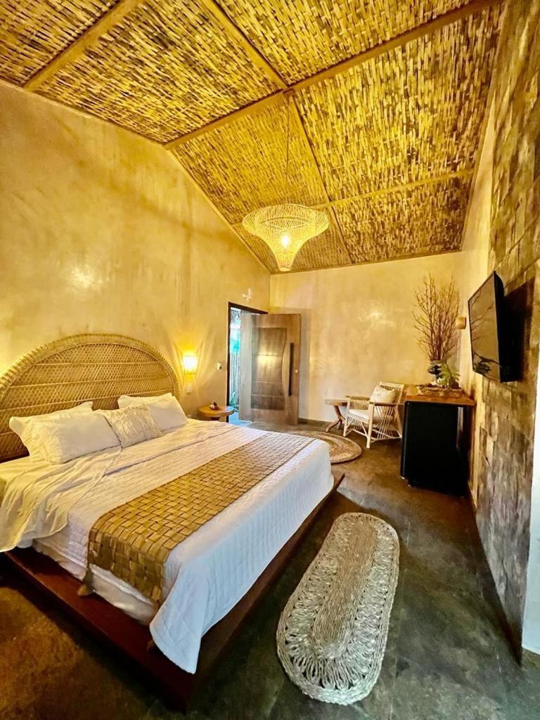 Queen Suite with Spa Bath photo 1