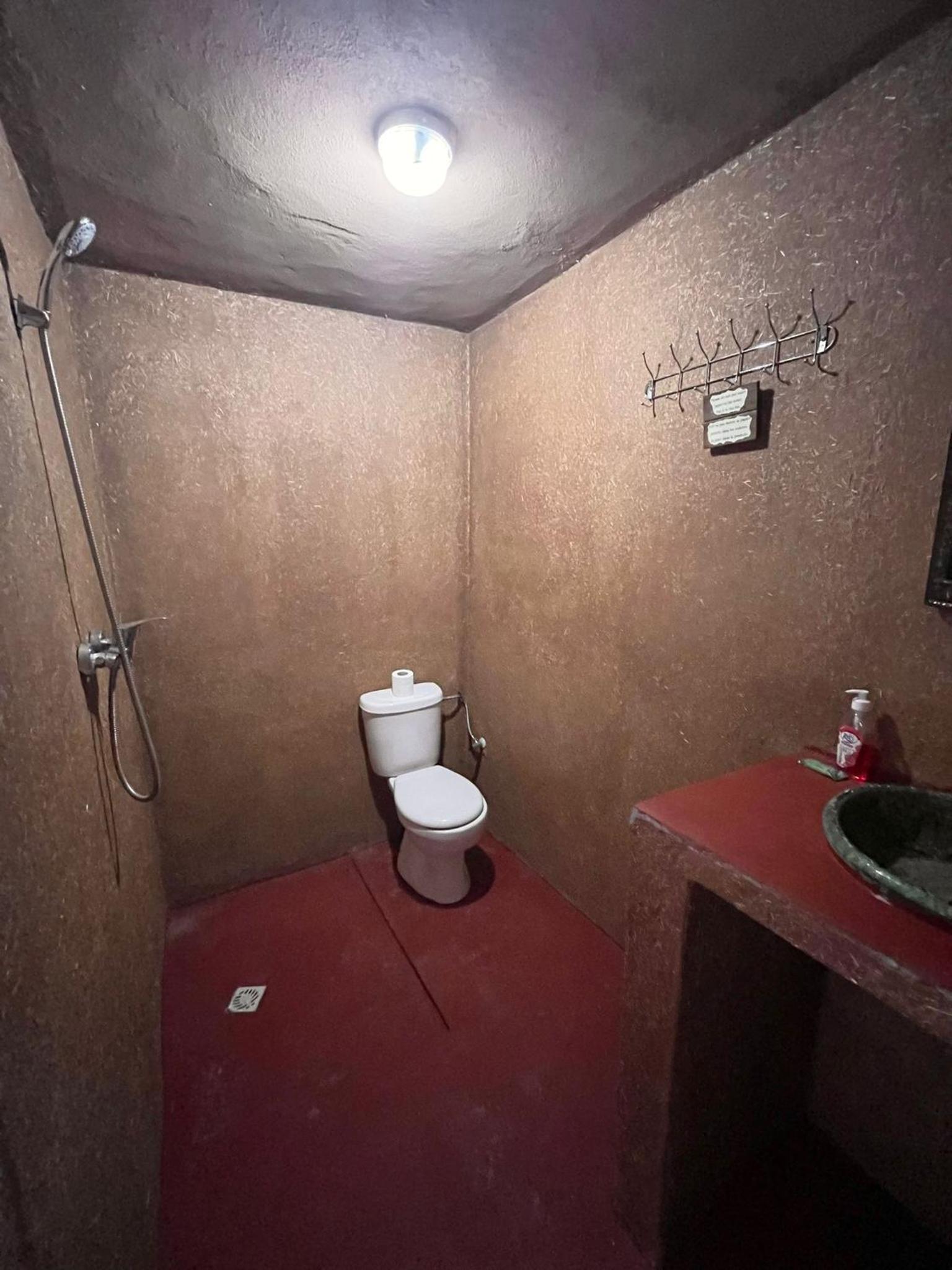 Family Room with Private Bathroom - Photo 6