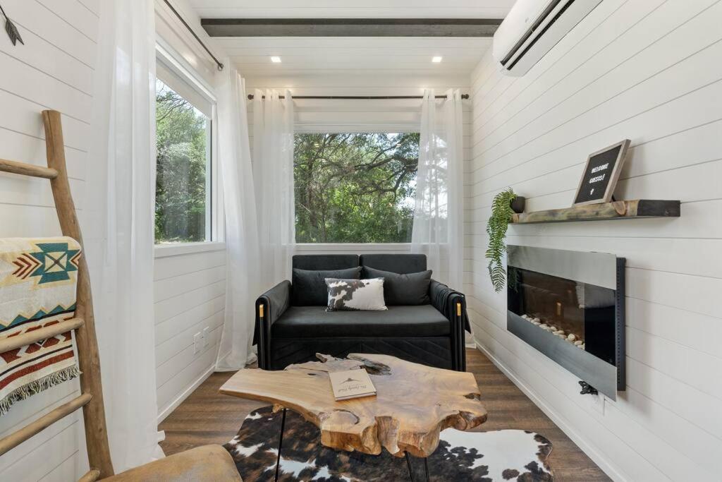One-Bedroom House photo 1
