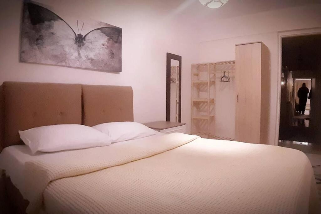 Three-Bedroom Apartment photo 1