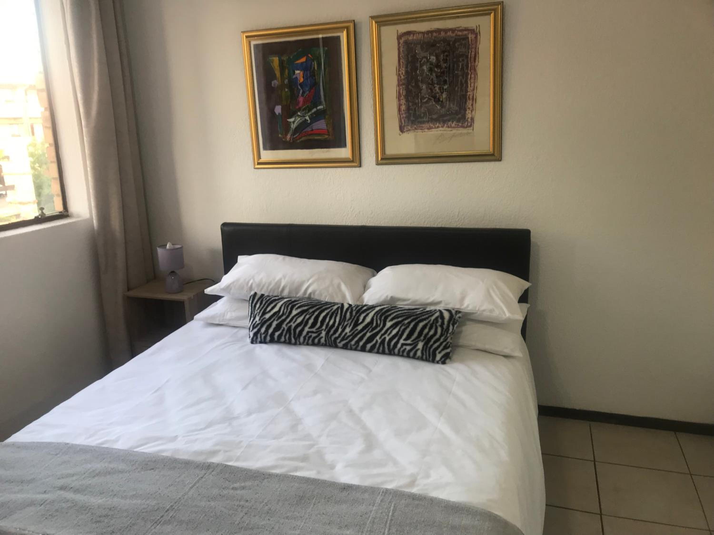 Studio Apartment photo 3