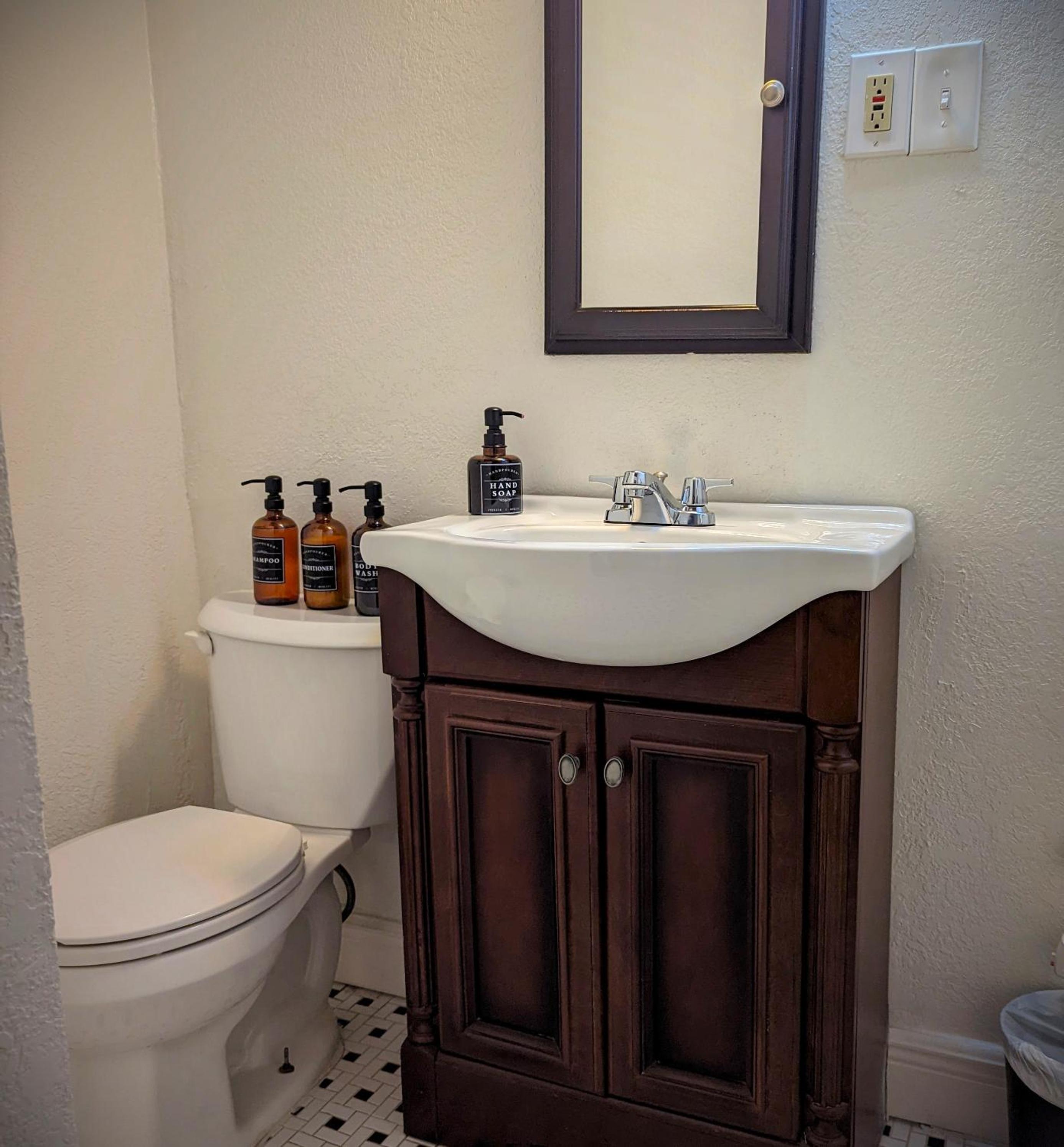 Queen Room - Photo 6