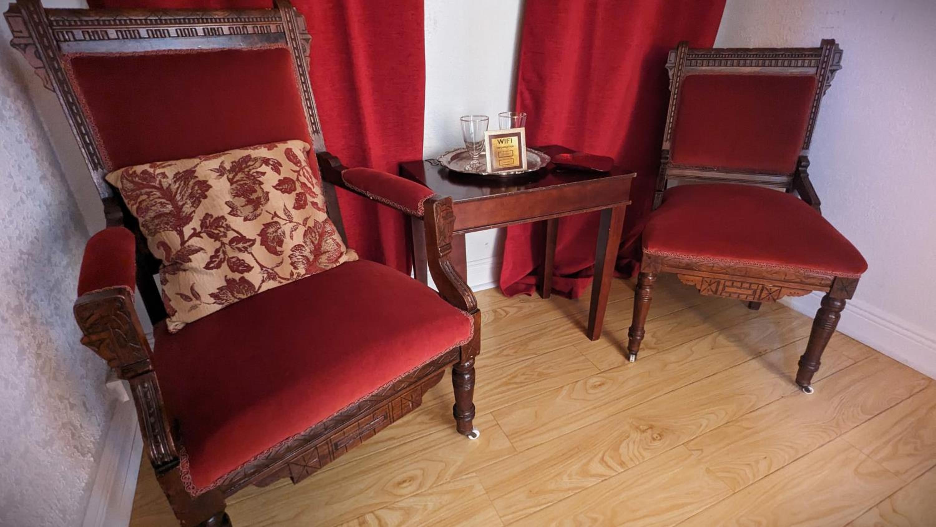 Queen Room - Photo 10