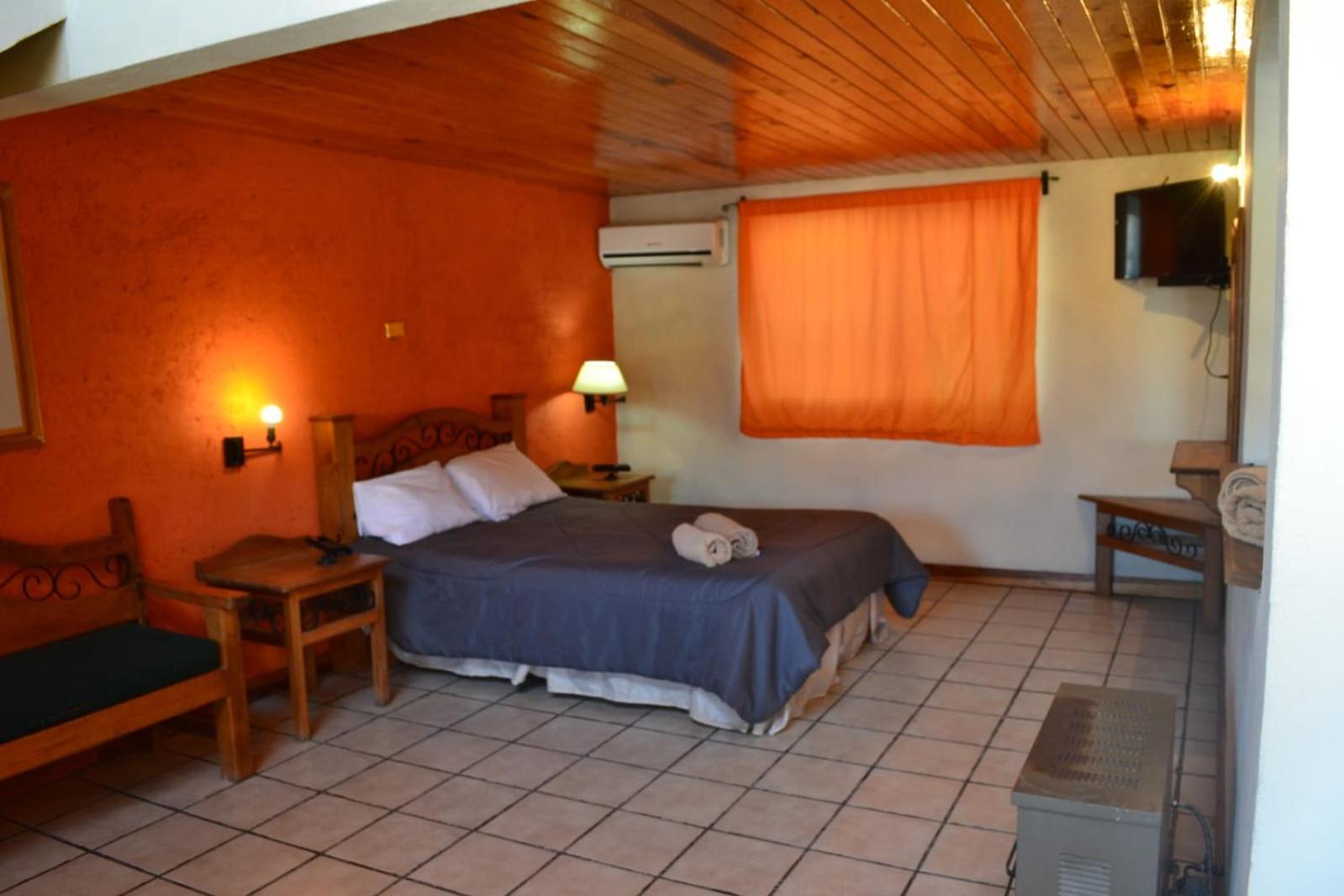 Cottage (10 Adults) photo 2