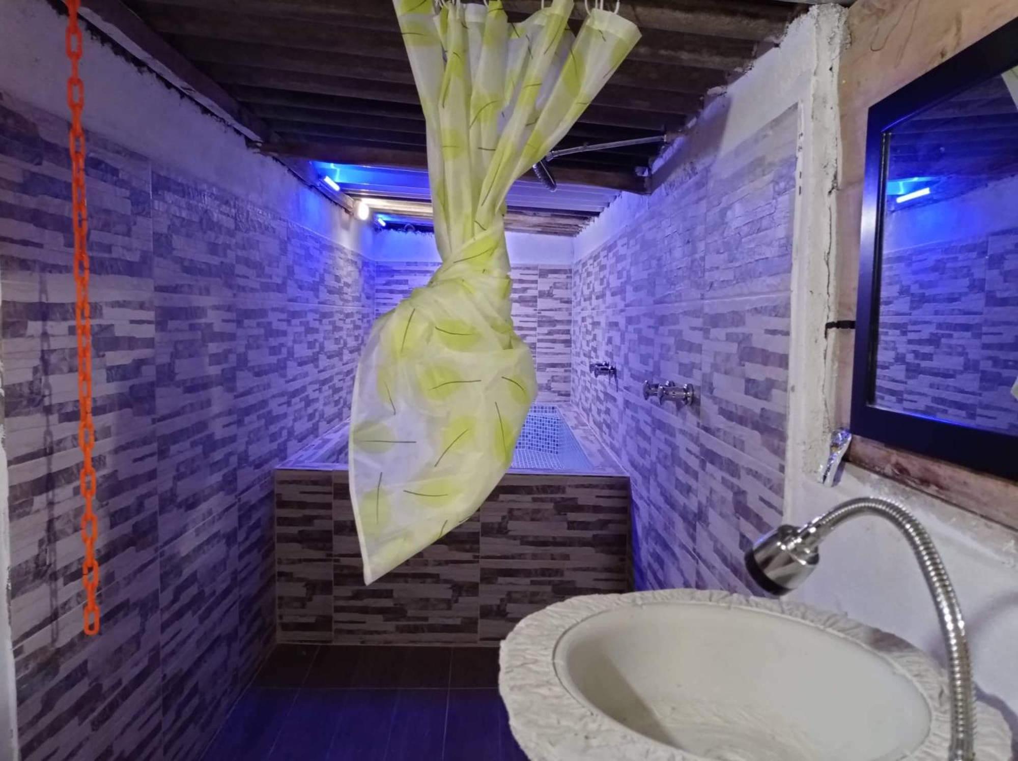 Double or Twin Room with Private Bathroom photo 3