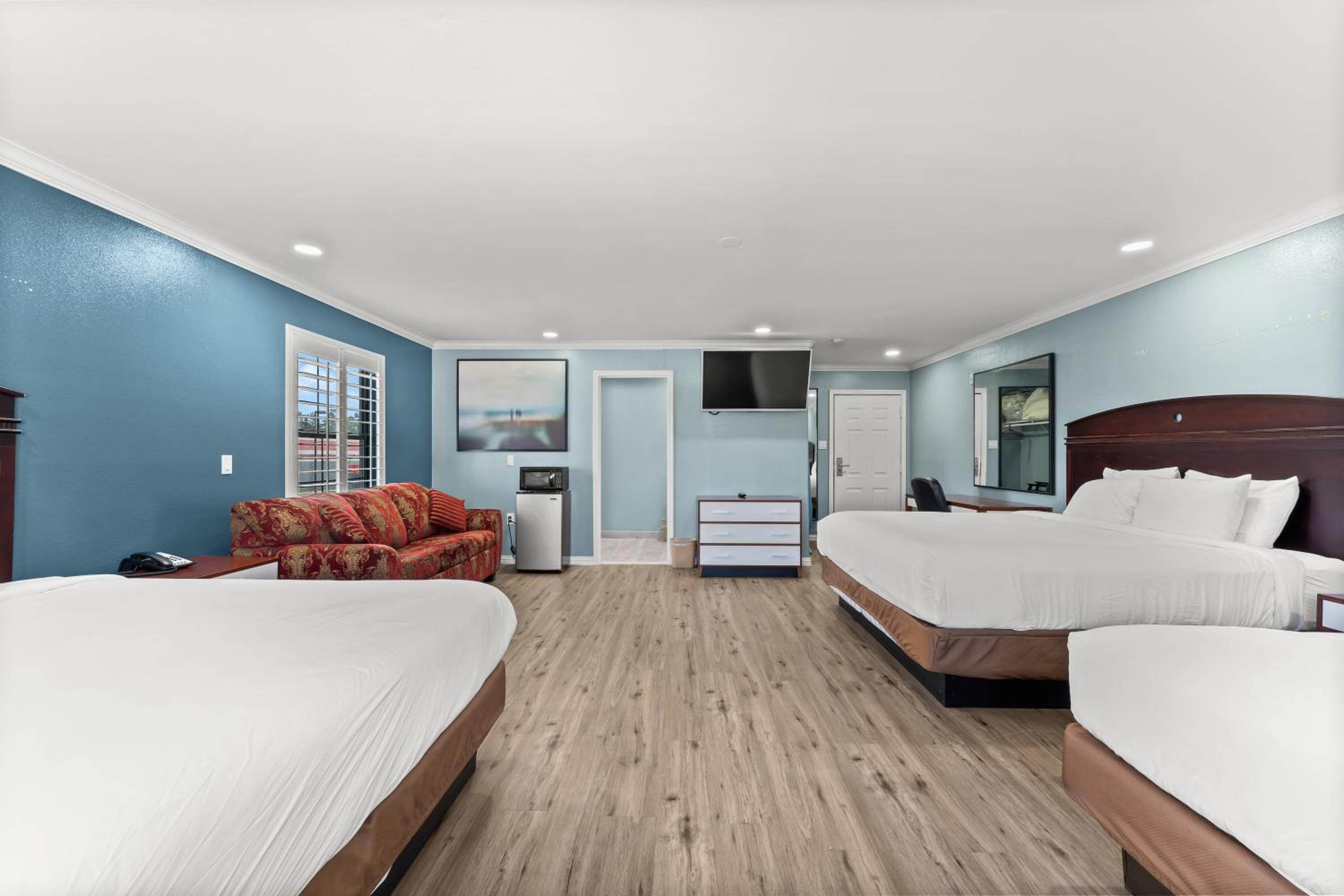 Superior Suite - Photo 6