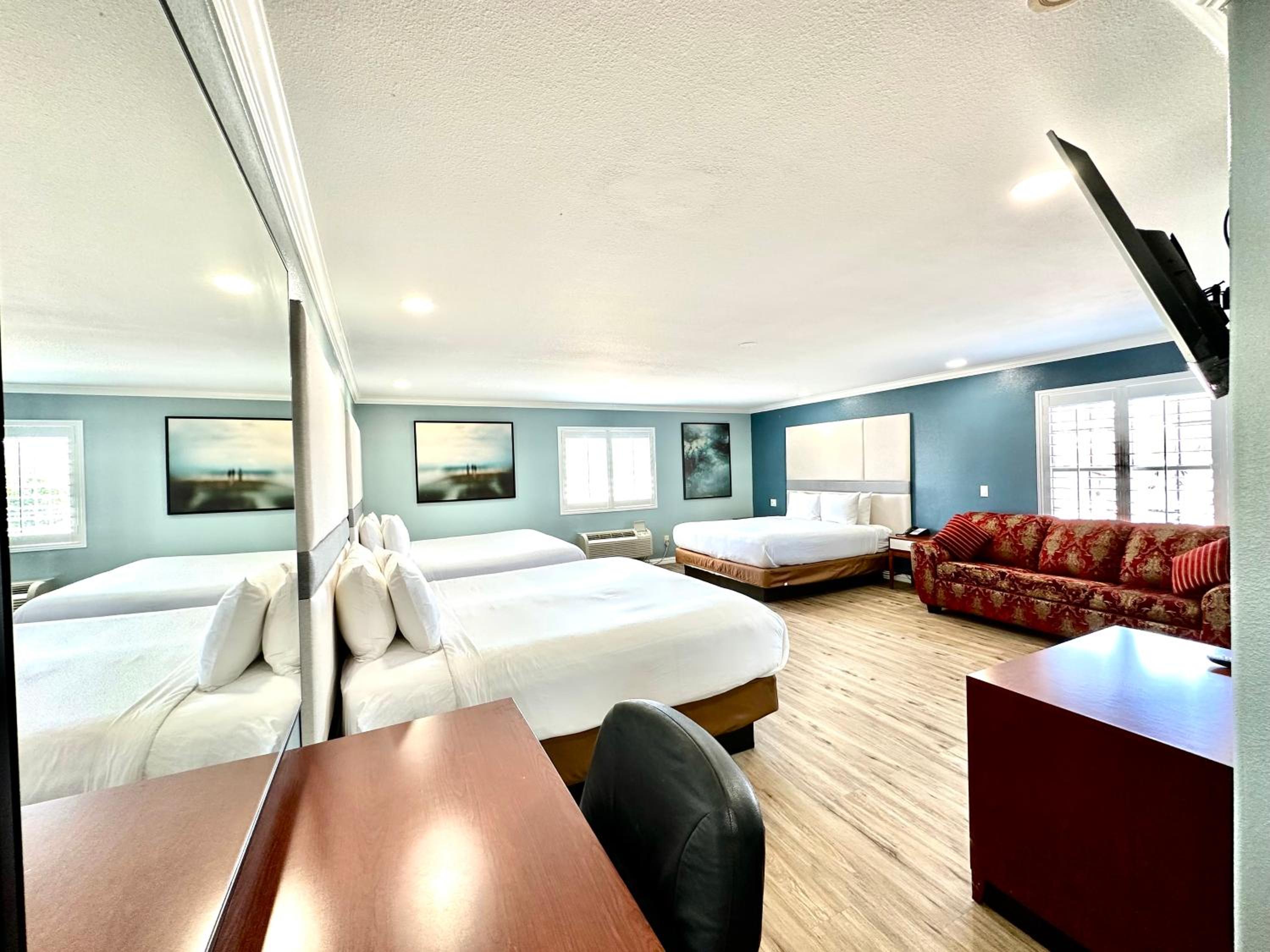Superior Suite - Photo 1