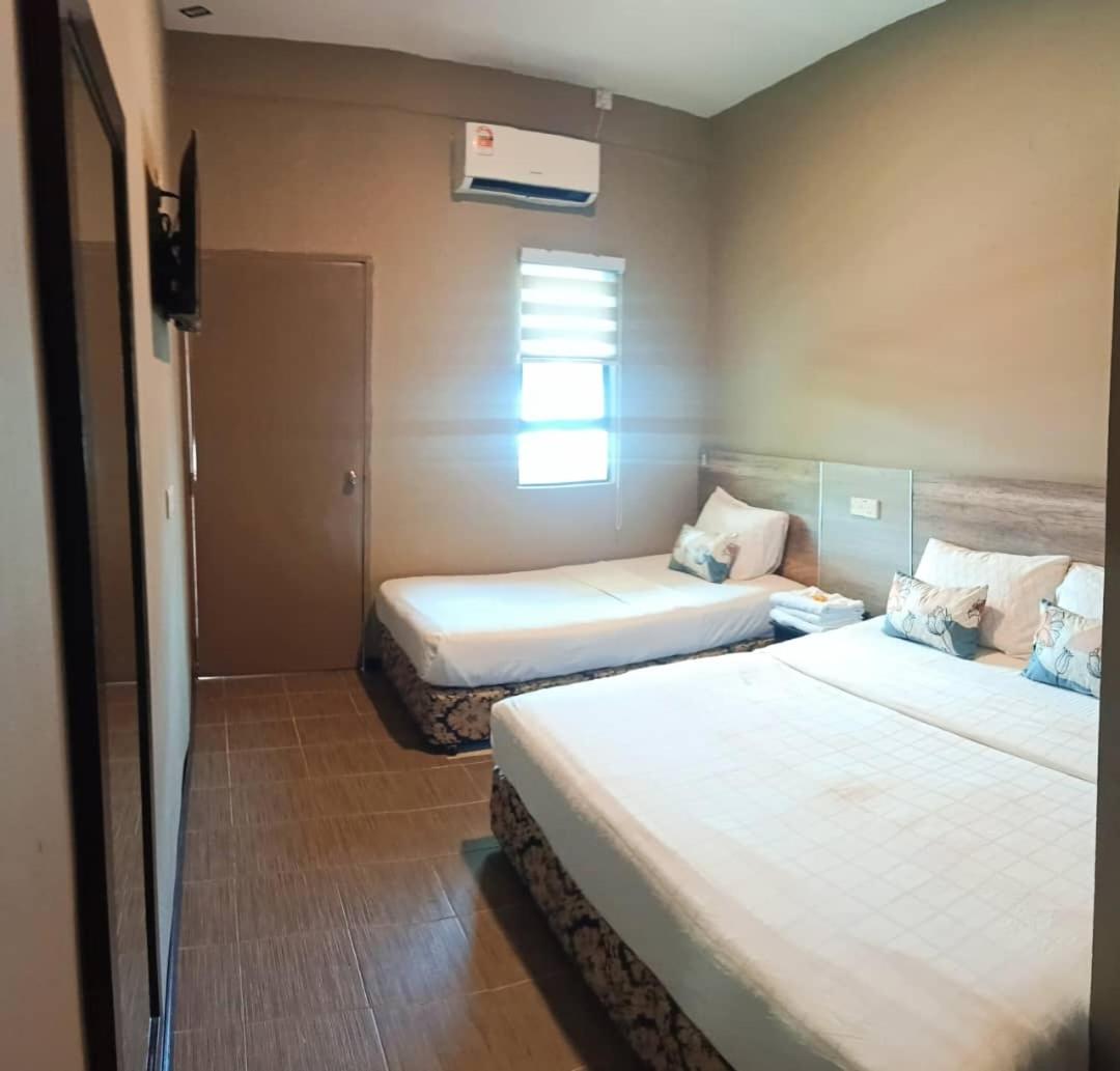 Twin Room with Balcony photo 3