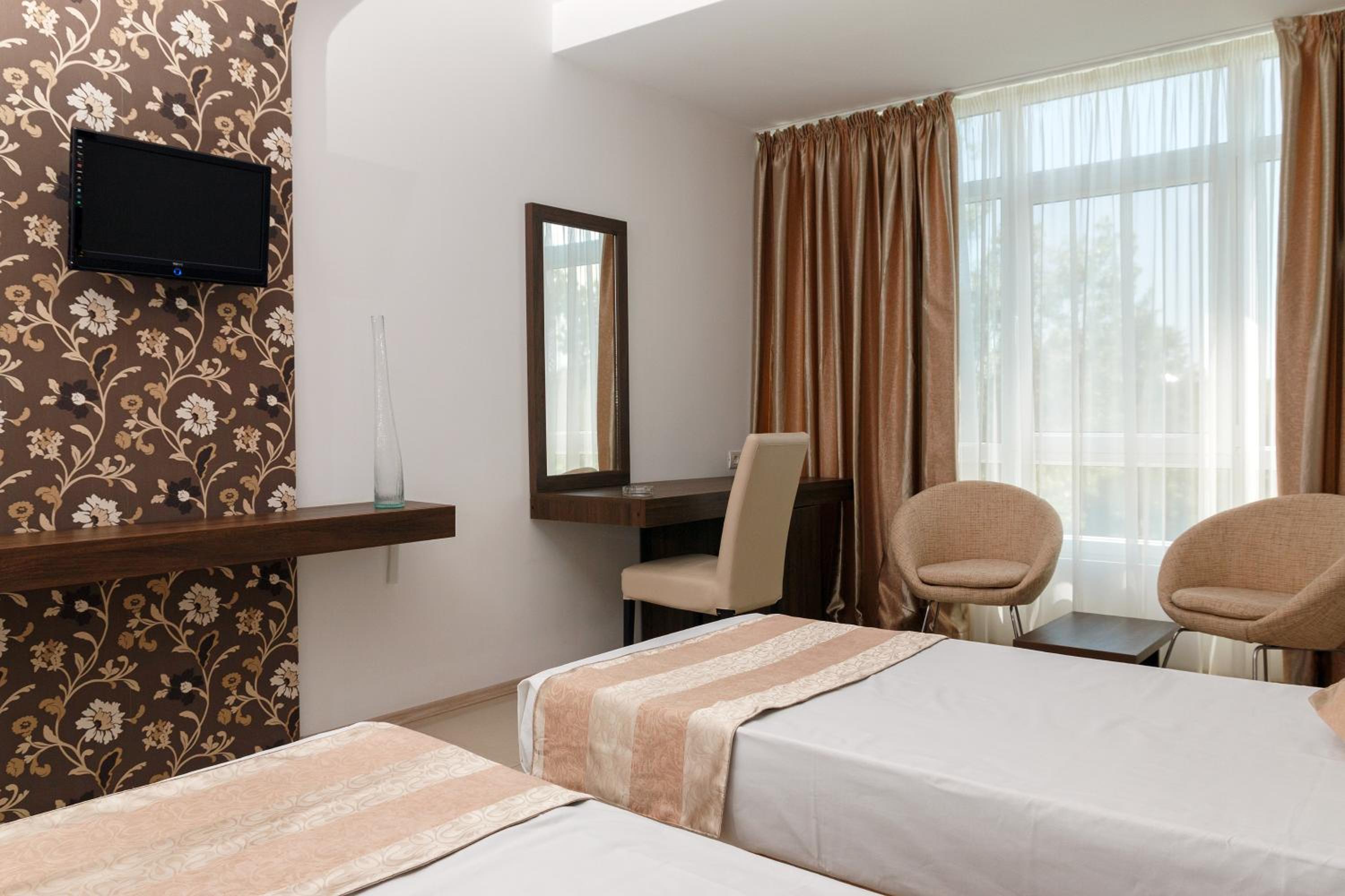 Superior Double or Twin Room - Photo 19