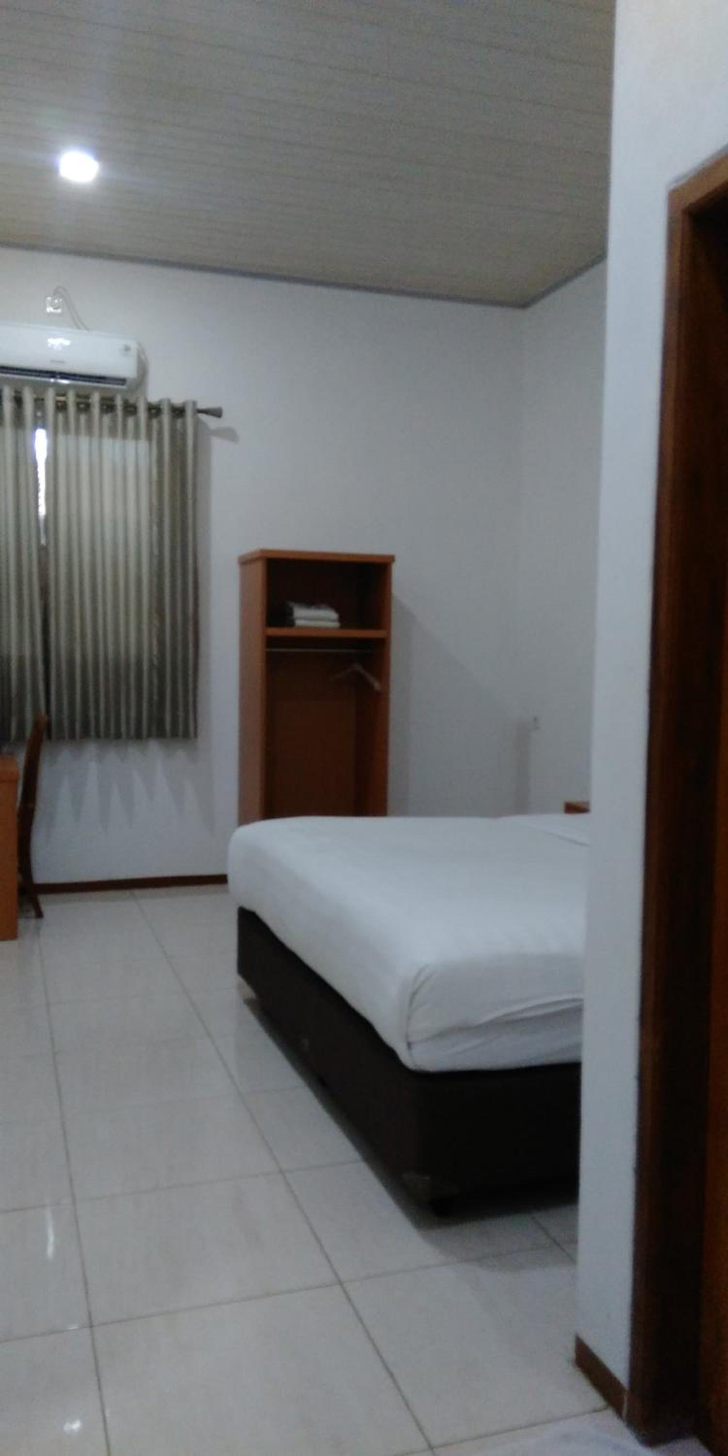 Deluxe Double Room with Shower - Photo 1