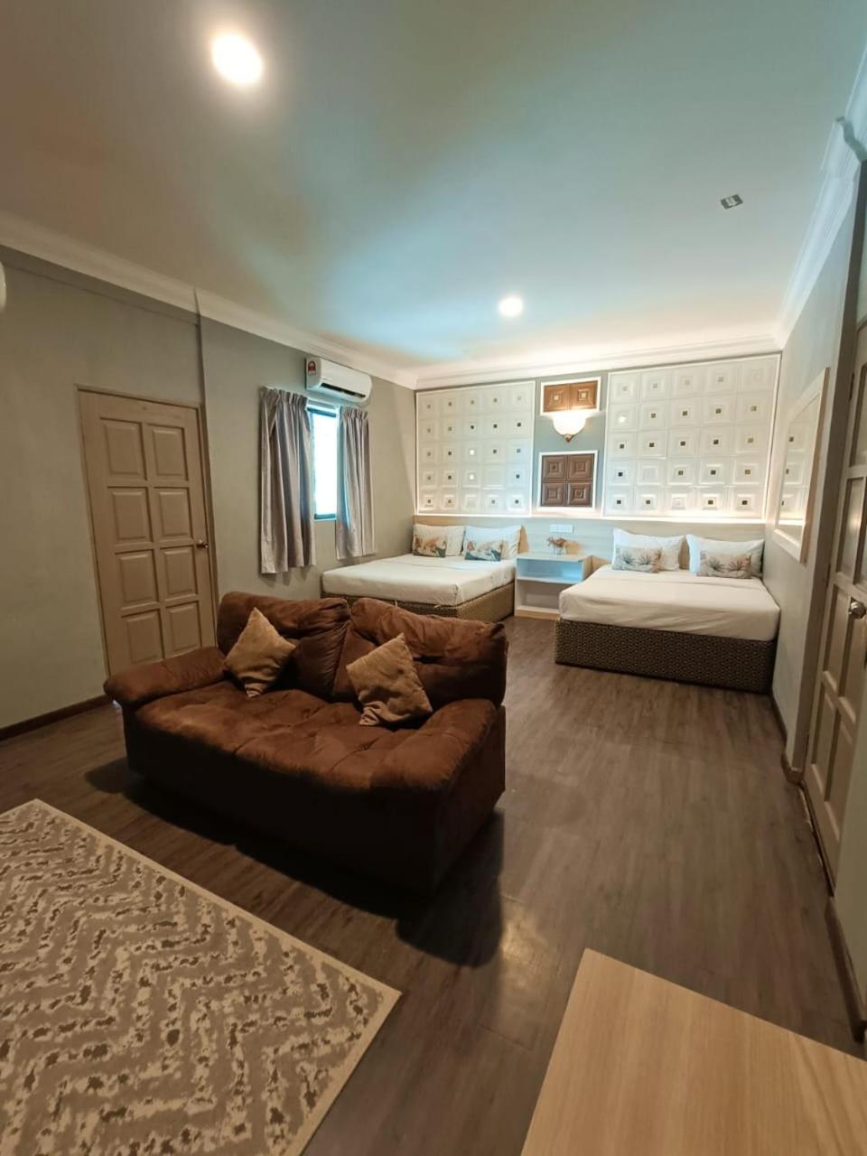 Family Room with Balcony - Photo 2