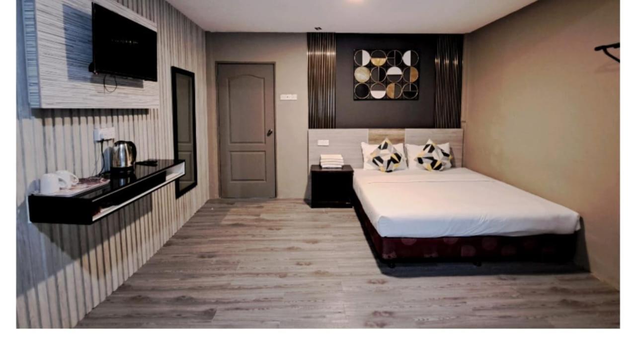 Quadruple Room - Photo 1