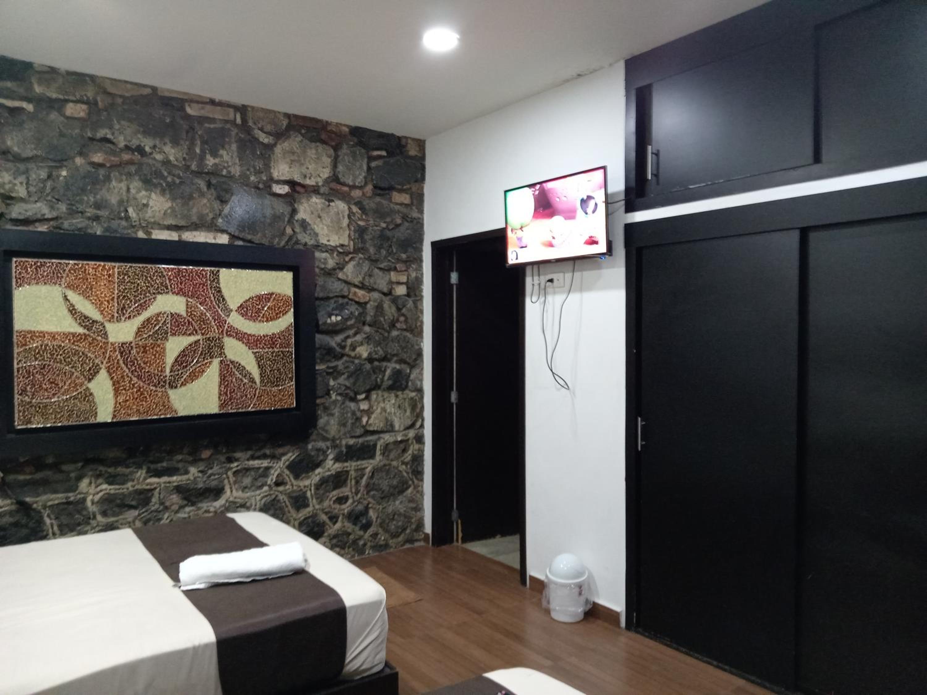 Twin Room - Photo 7