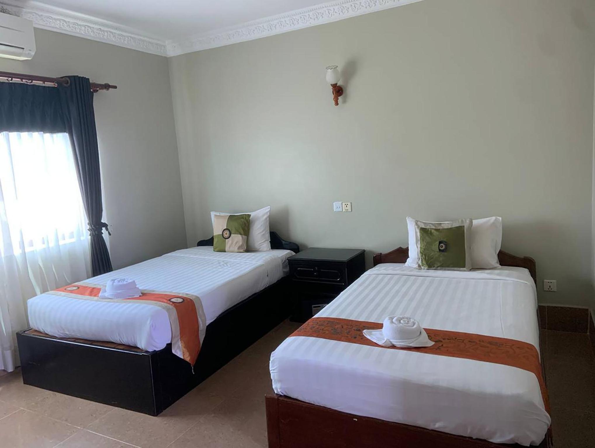  Deluxe Twin room with breakfast - Photo 3
