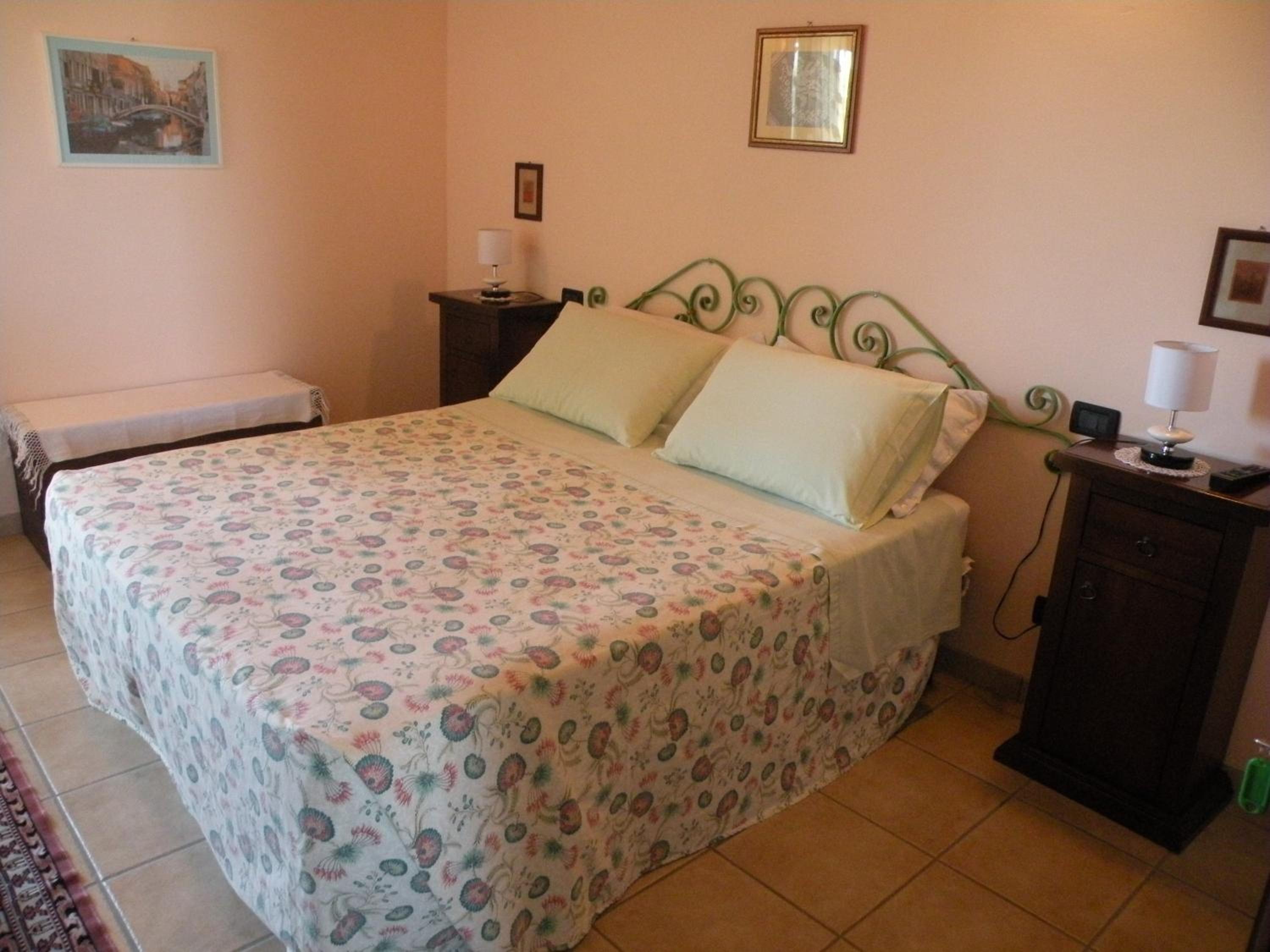 Double or Twin Room - Photo 7