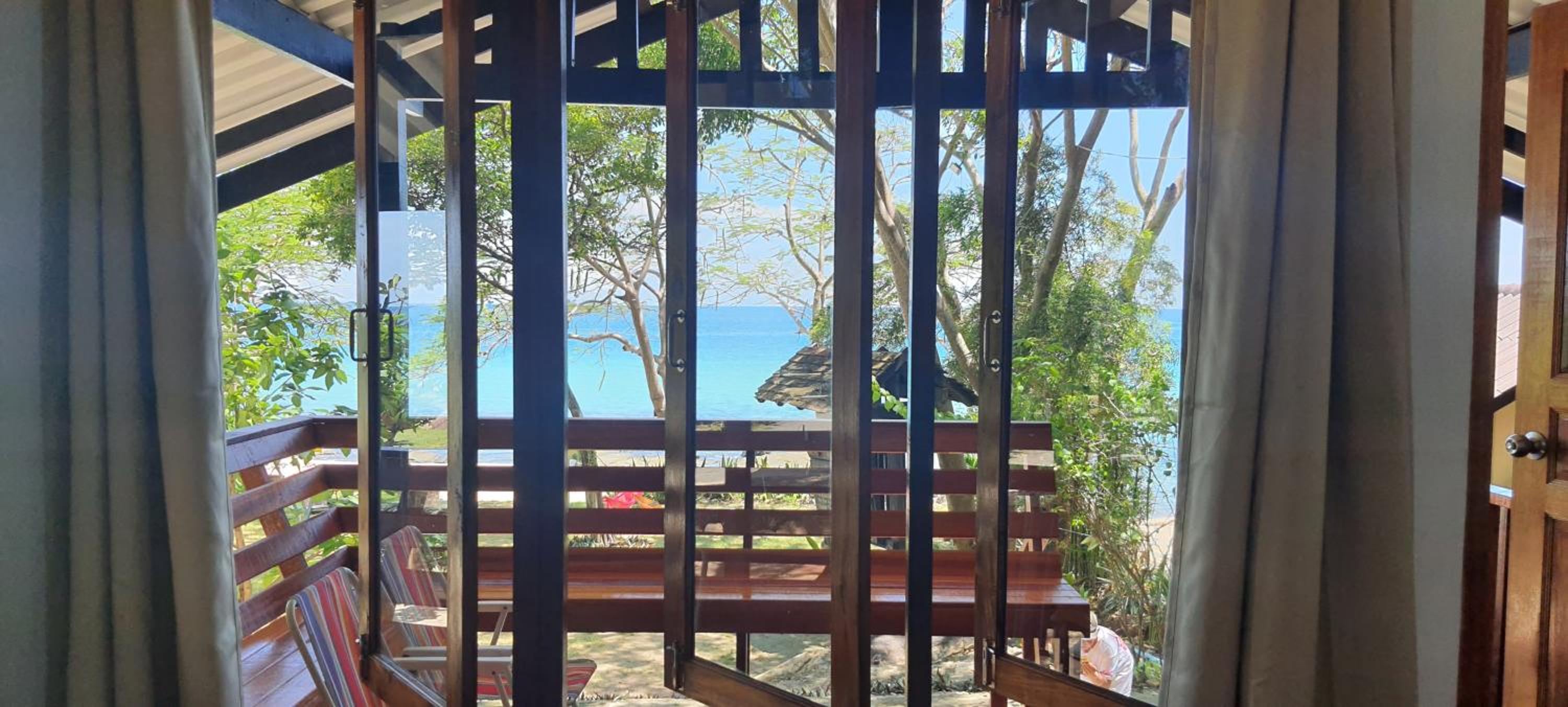 Queen Room with Sea View - Photo 16